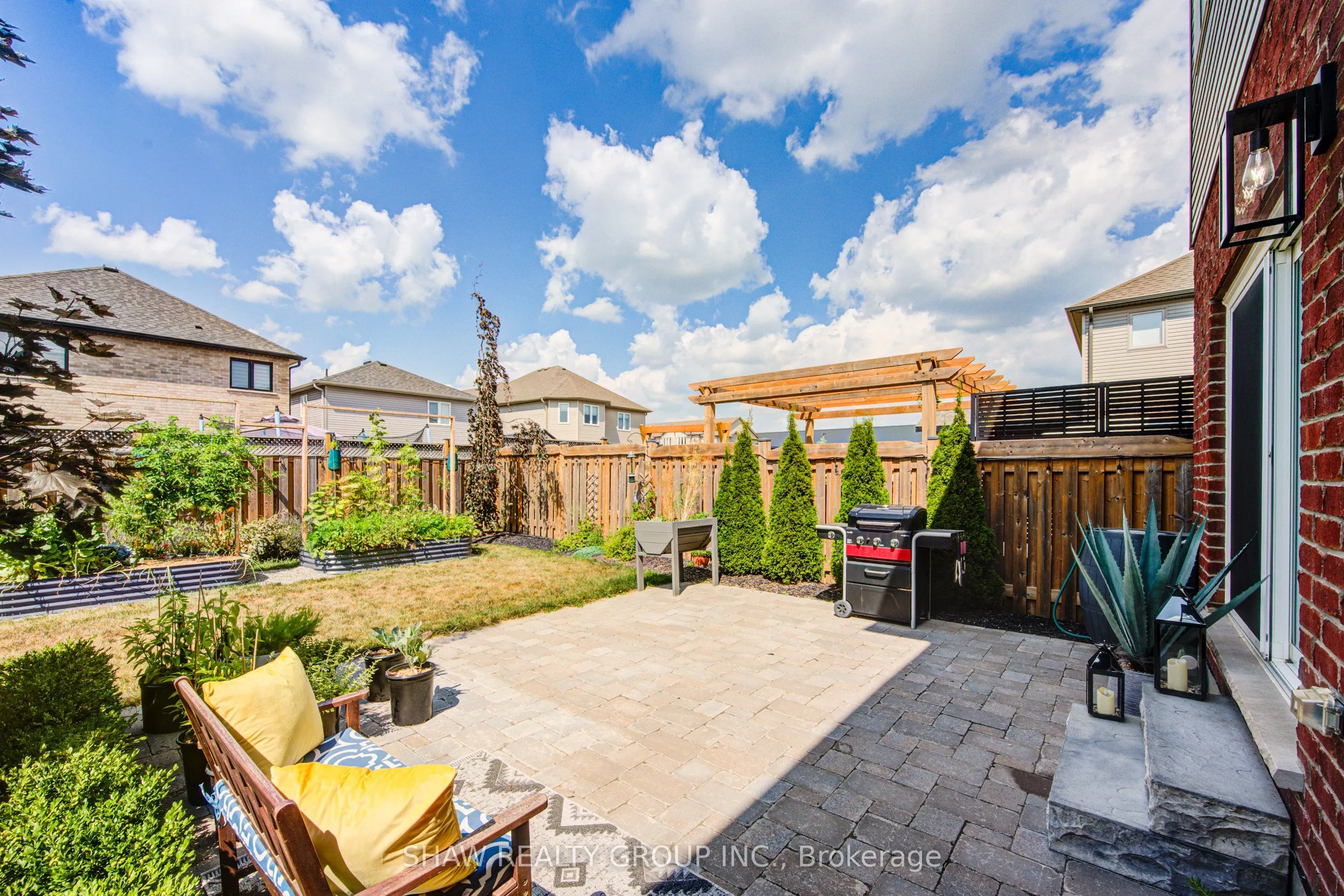 32 Arlington Parkway