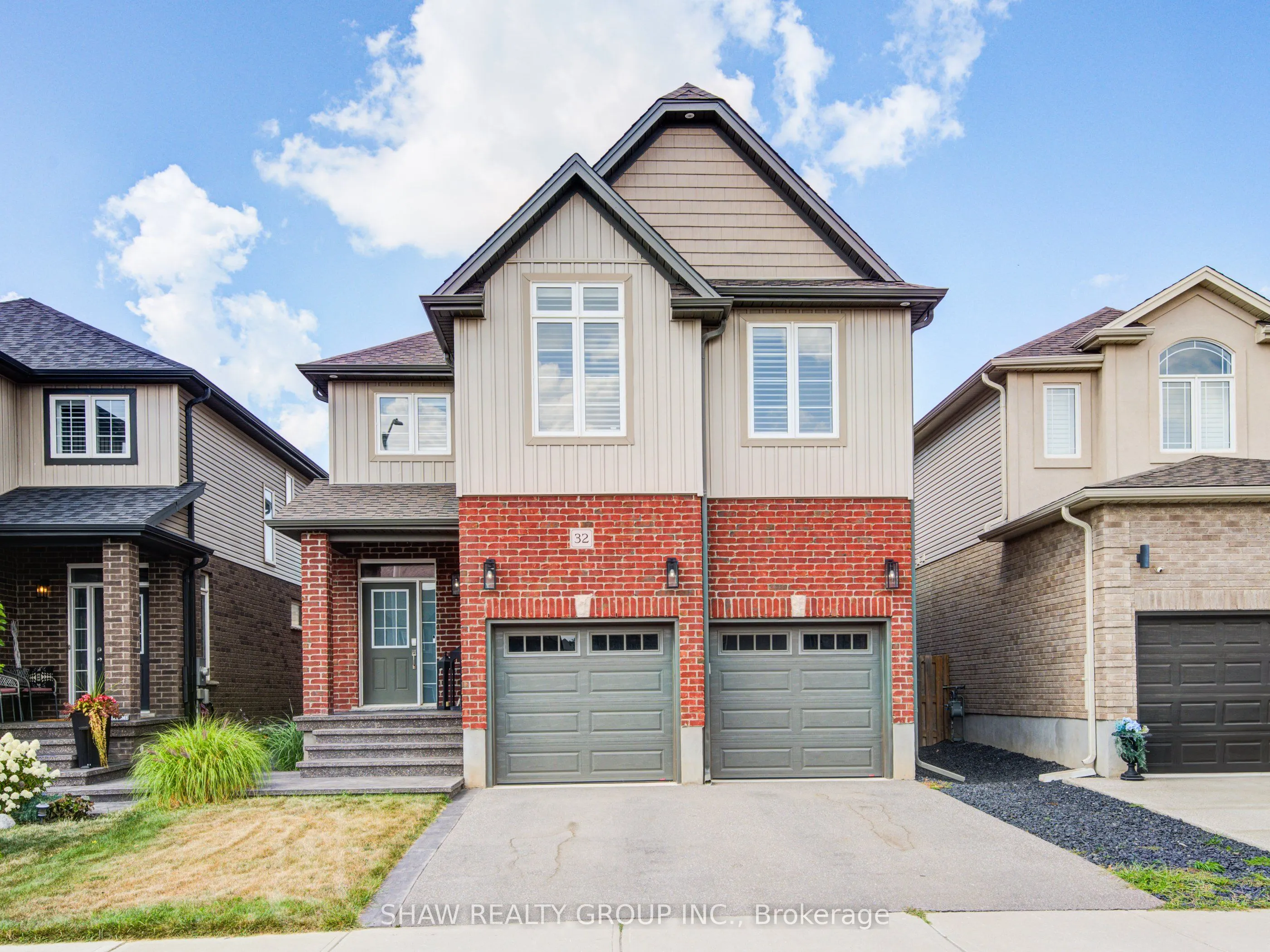 32 Arlington Parkway