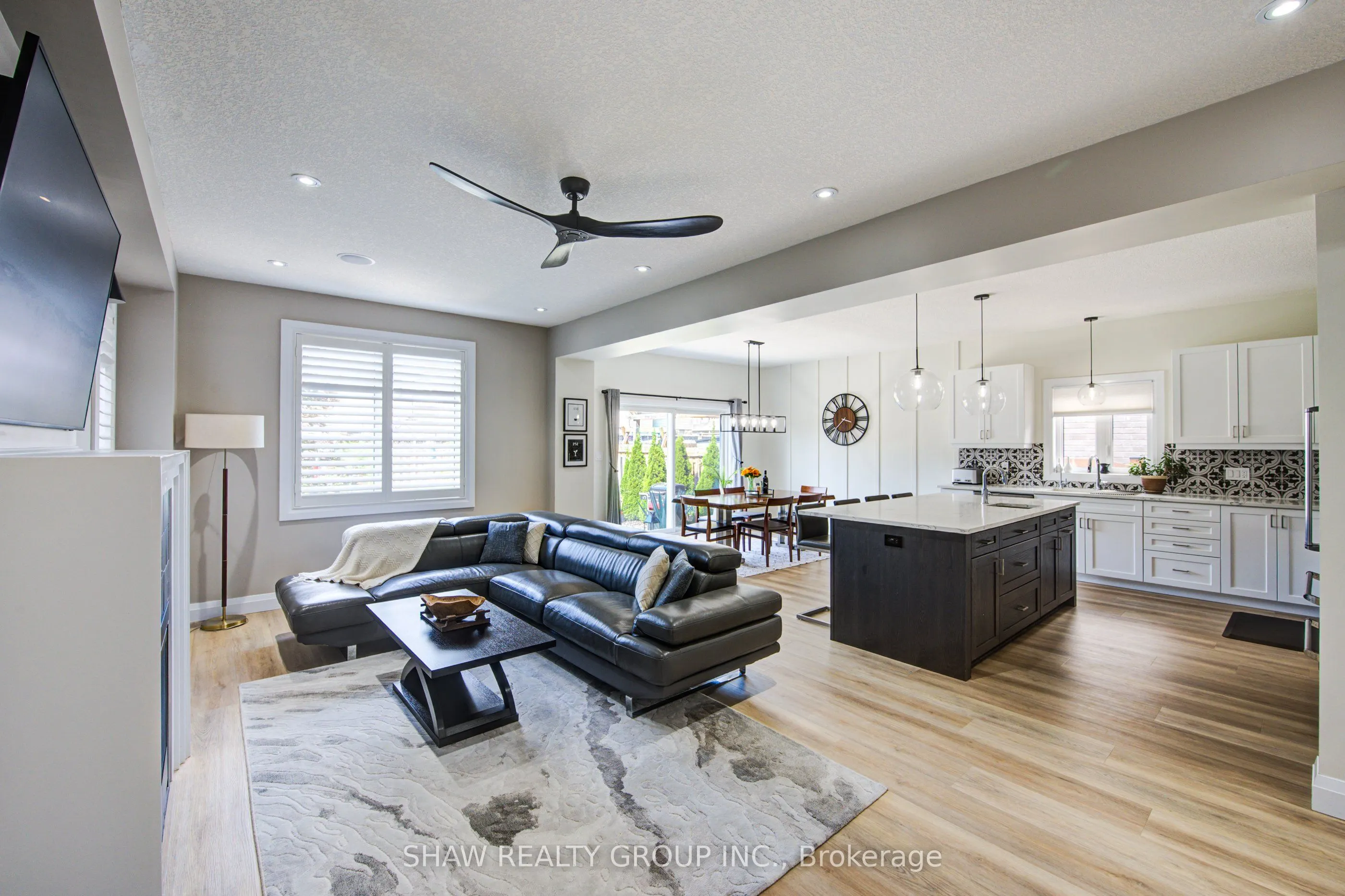 32 Arlington Parkway