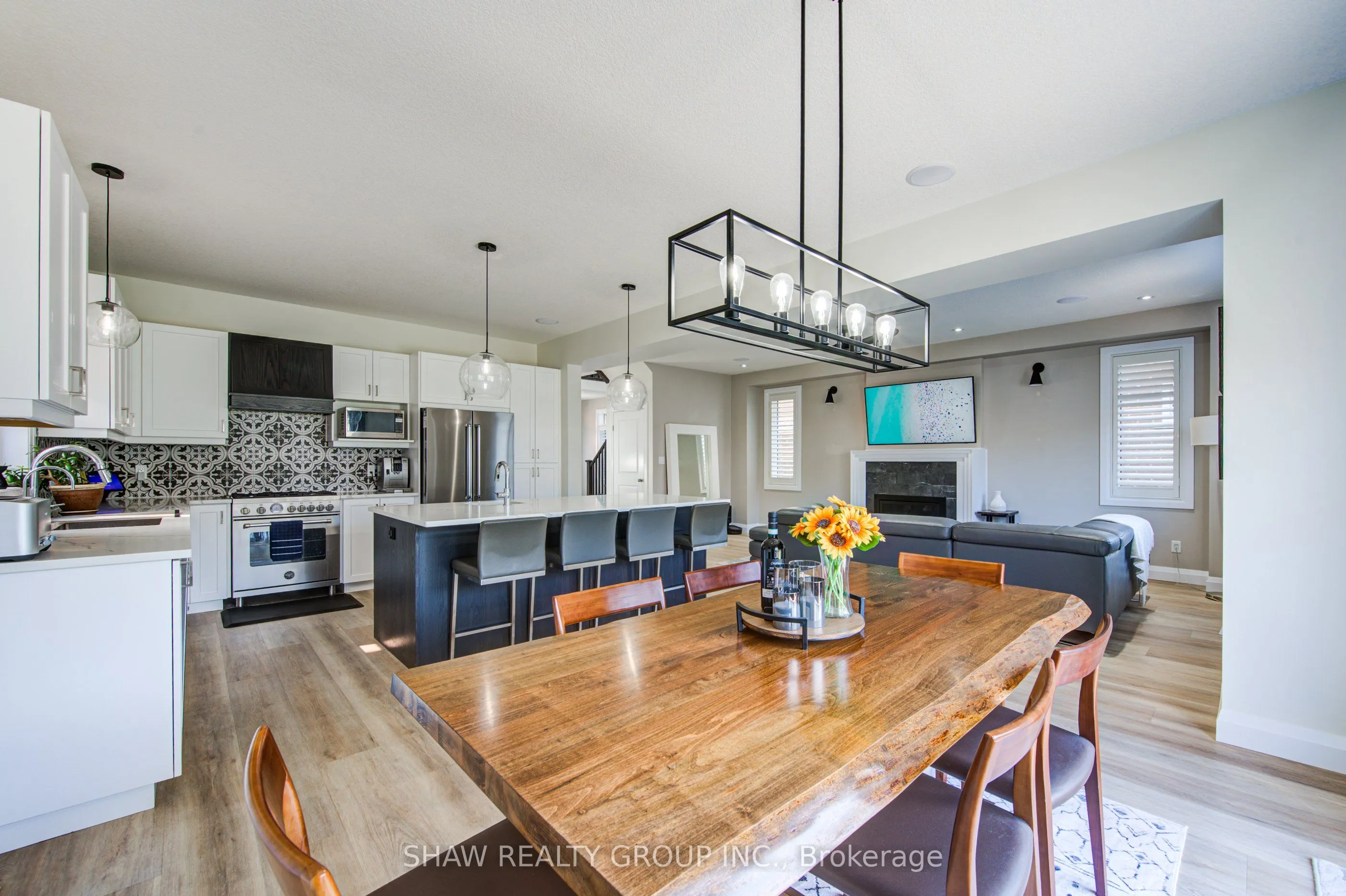 32 Arlington Parkway
