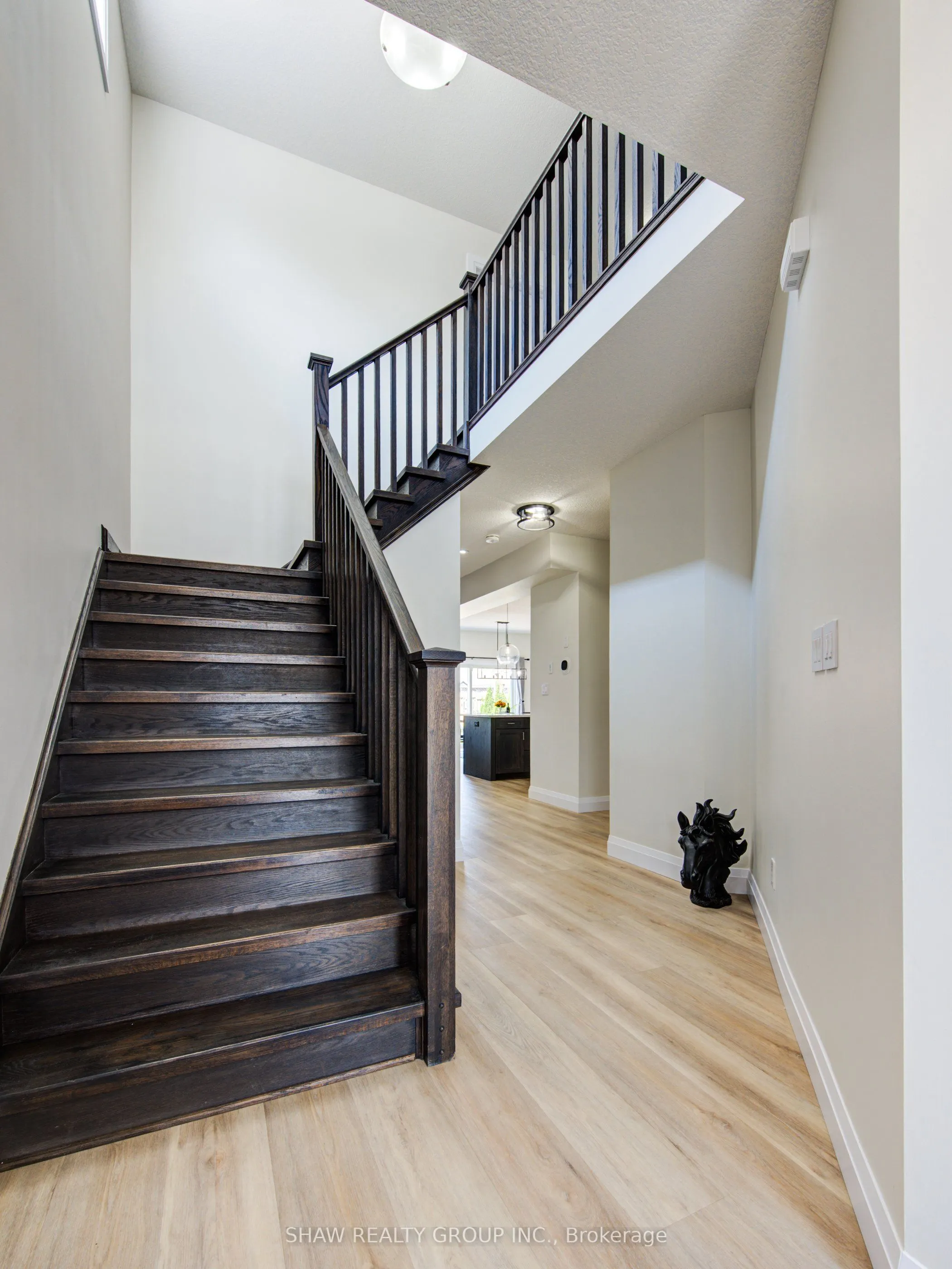 32 Arlington Parkway