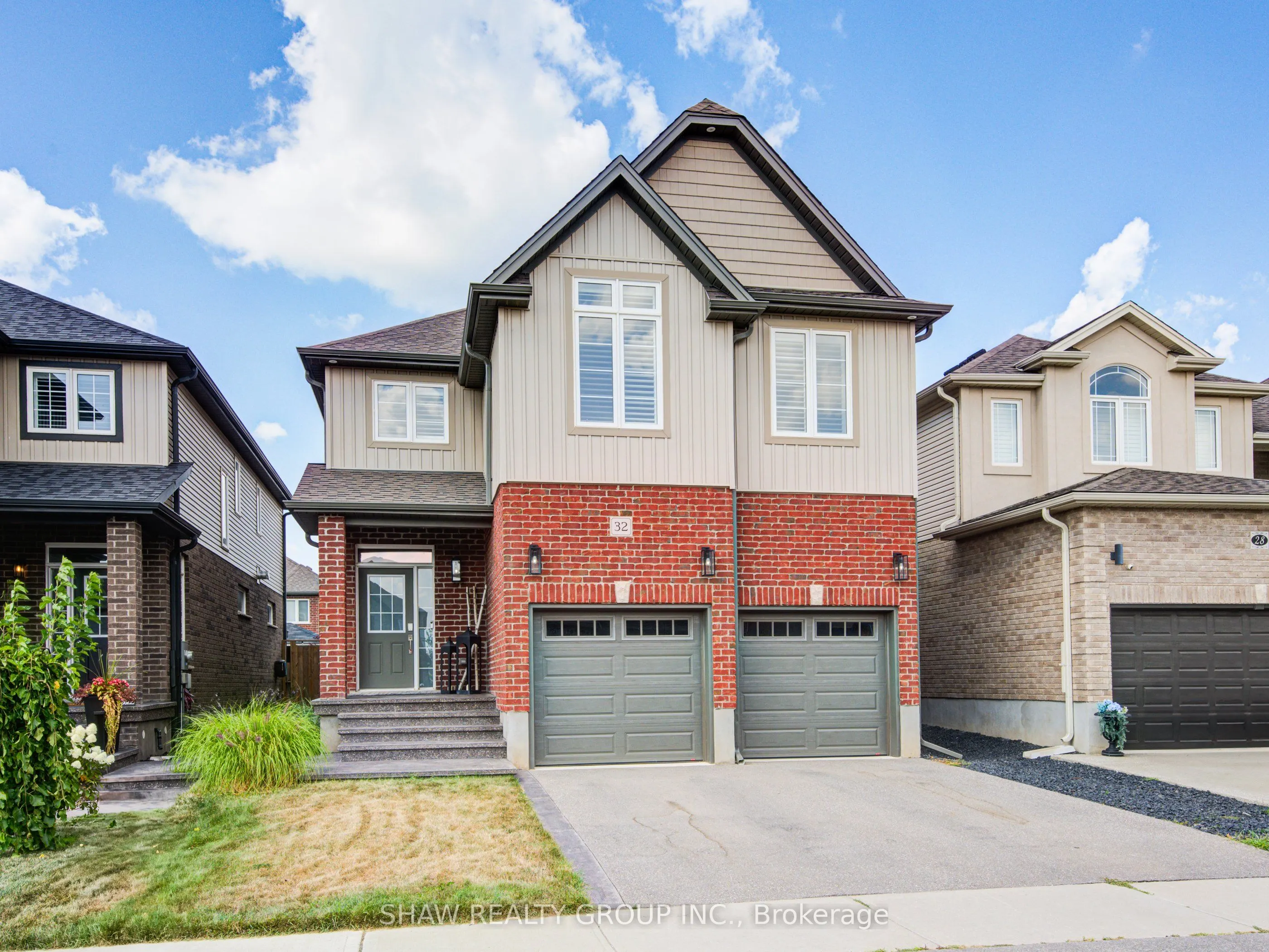32 Arlington Parkway