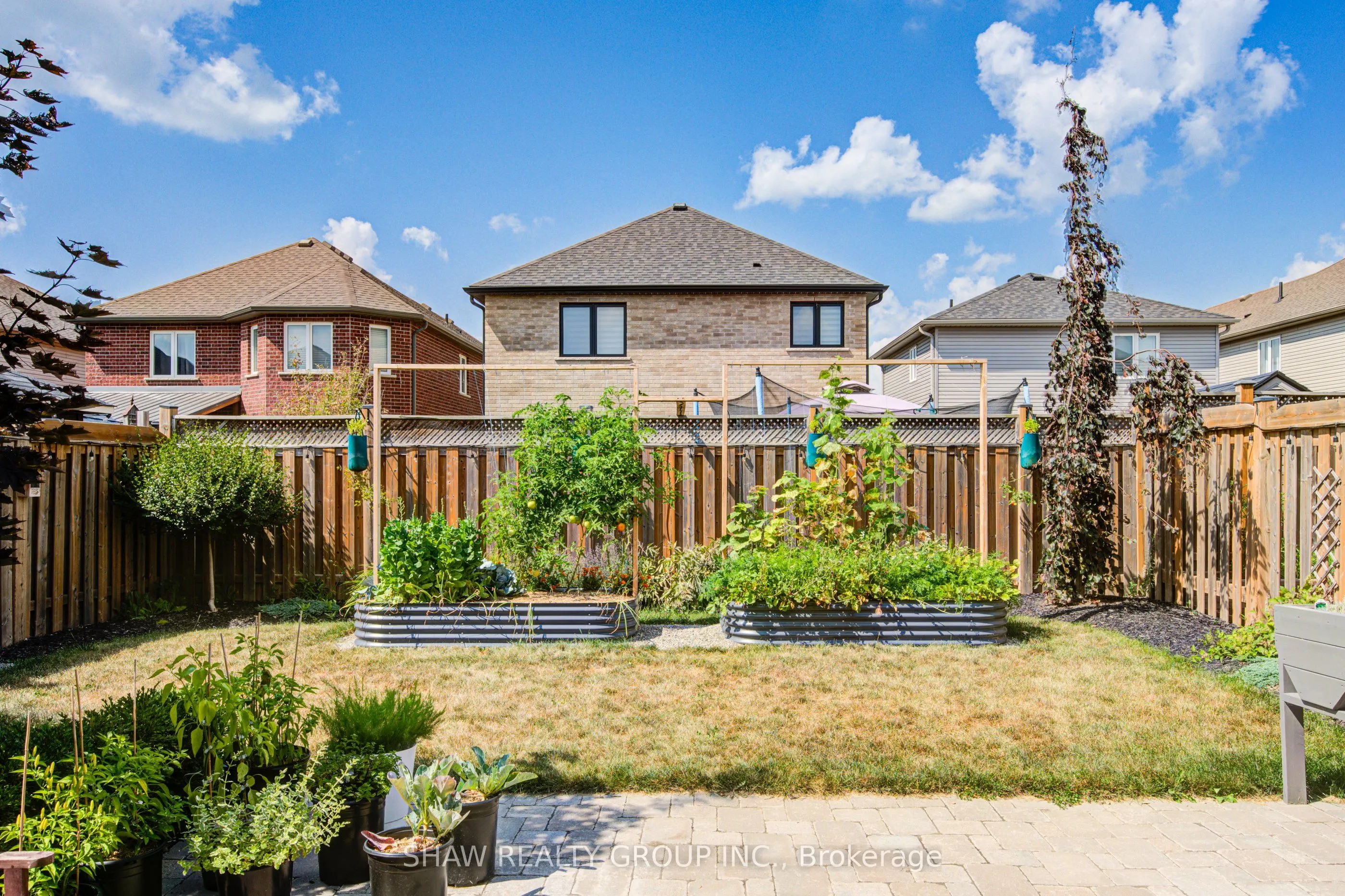 32 Arlington Parkway