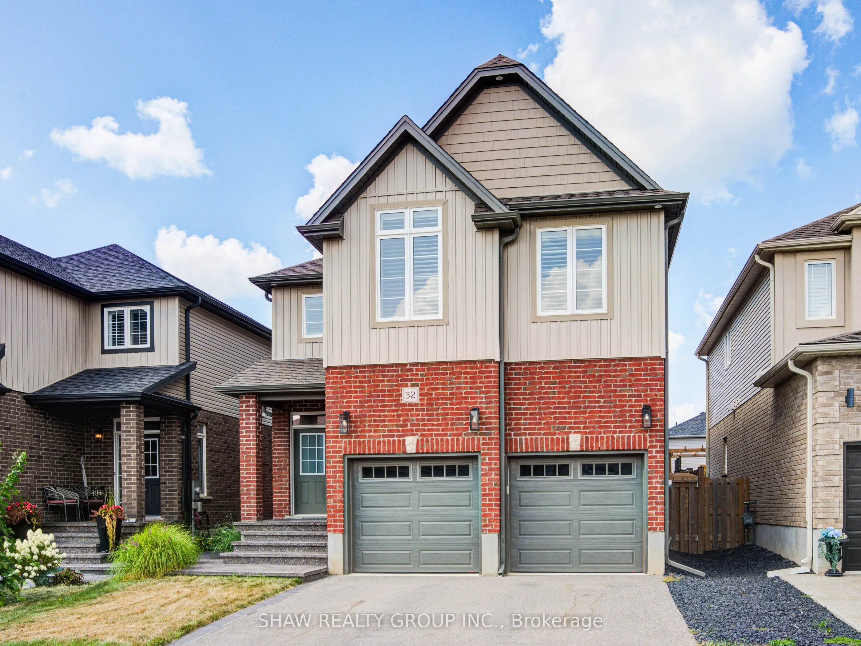 32 Arlington Parkway
