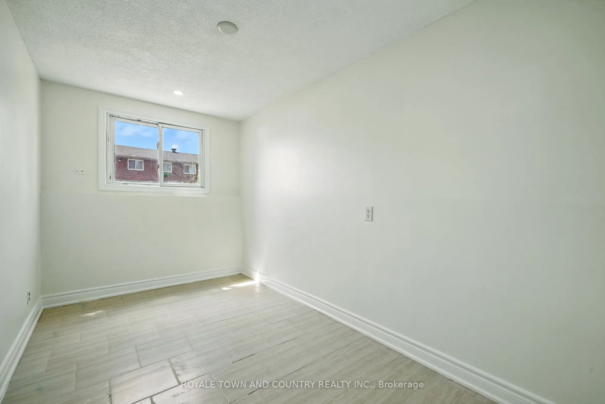 88 Mary Street W, #3