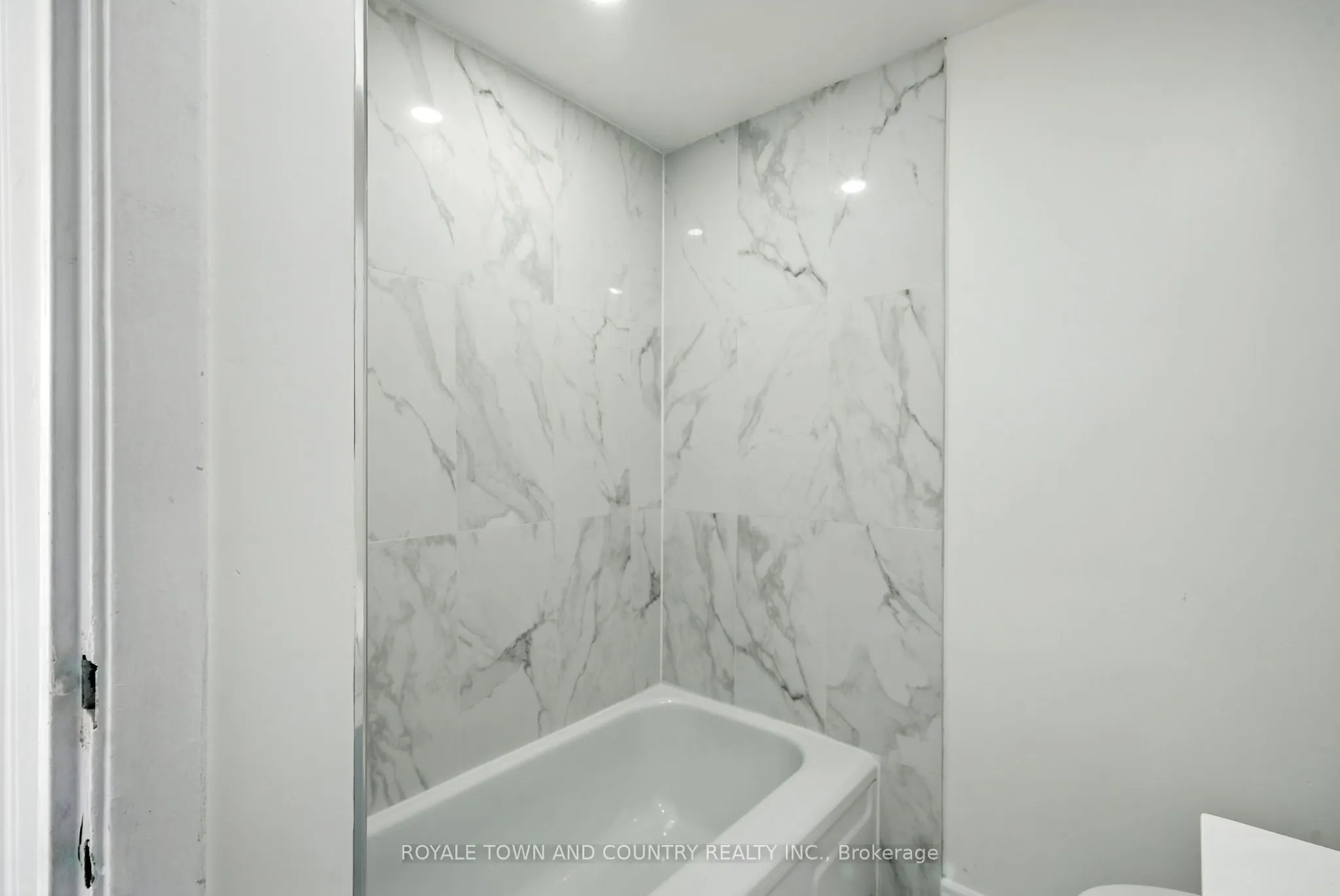 88 Mary Street W, #3