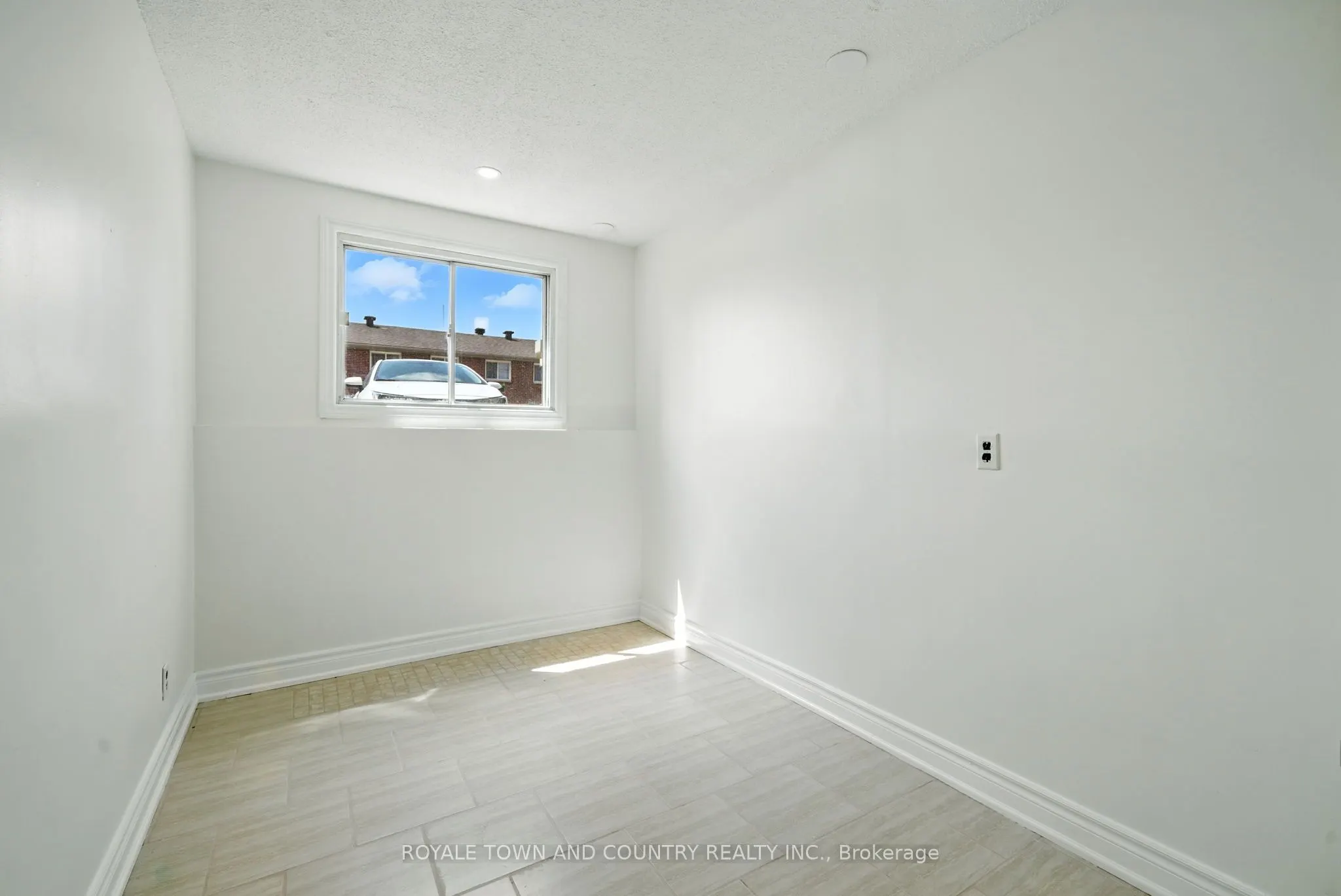 88 Mary Street W, #3