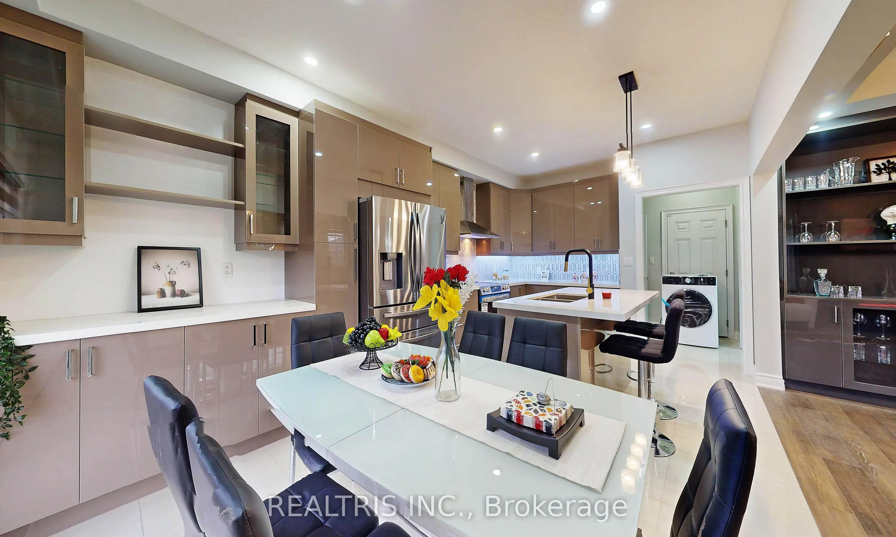 85 Eaglecrest Street, #Main
