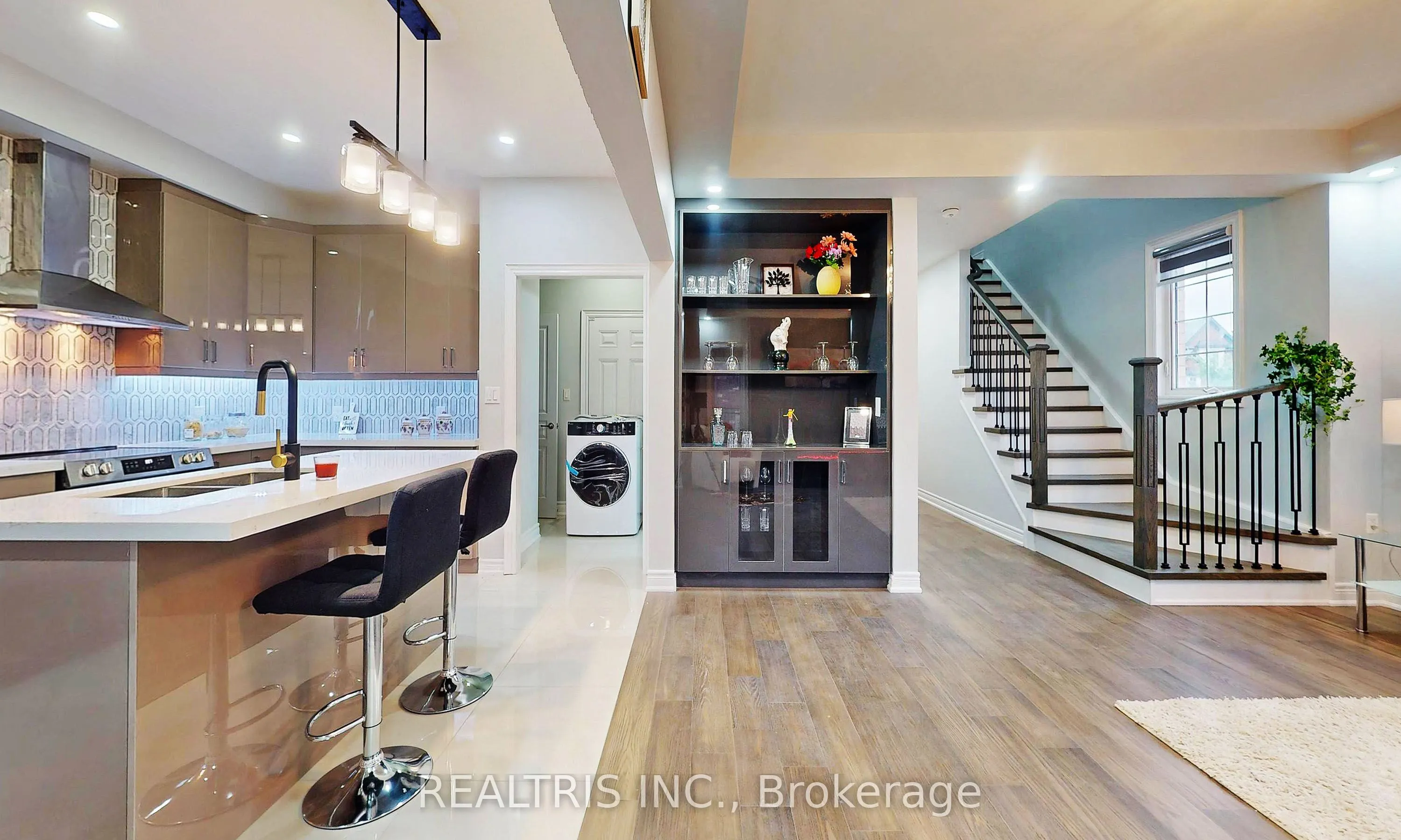 85 Eaglecrest Street, #Main