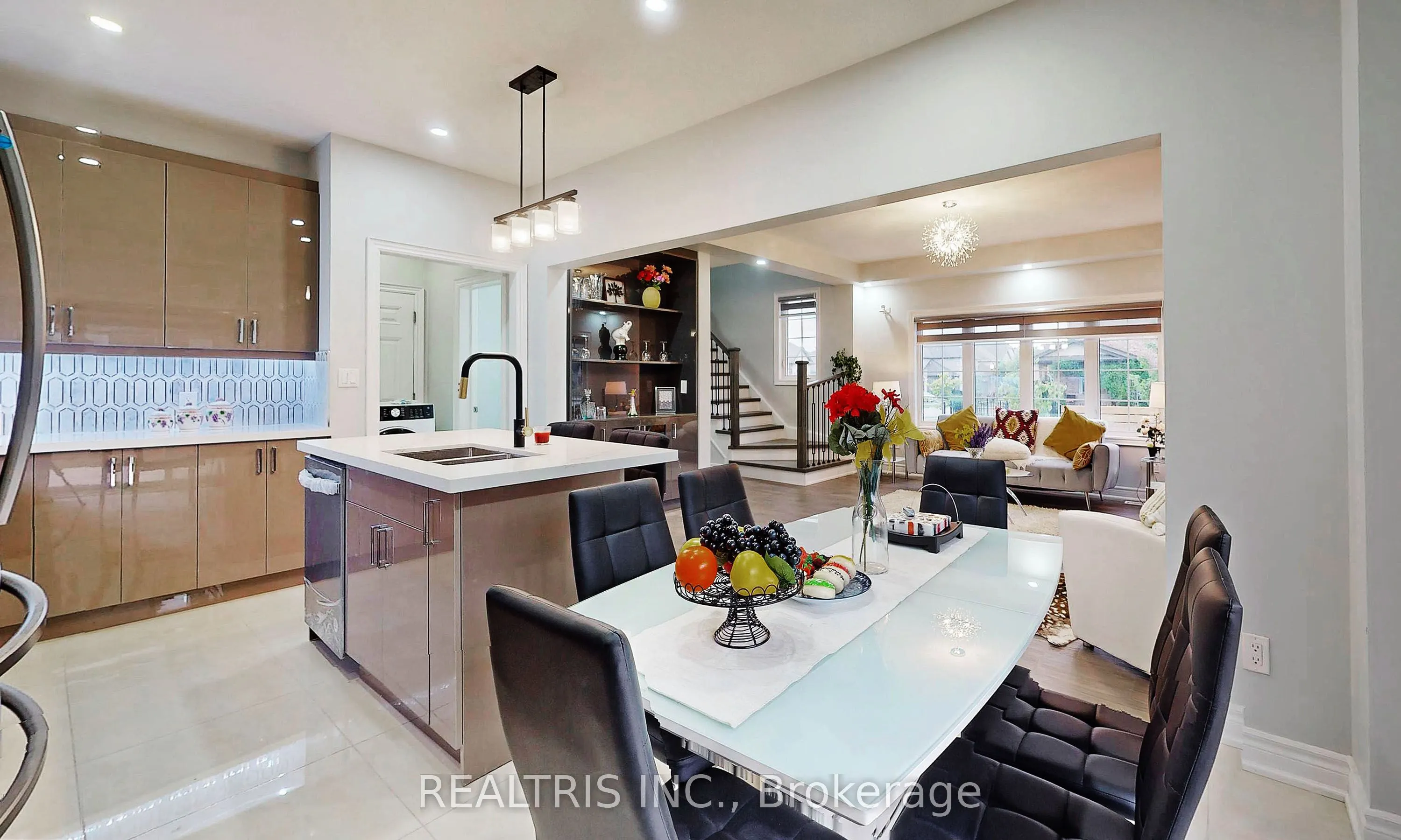 85 Eaglecrest Street, #Main