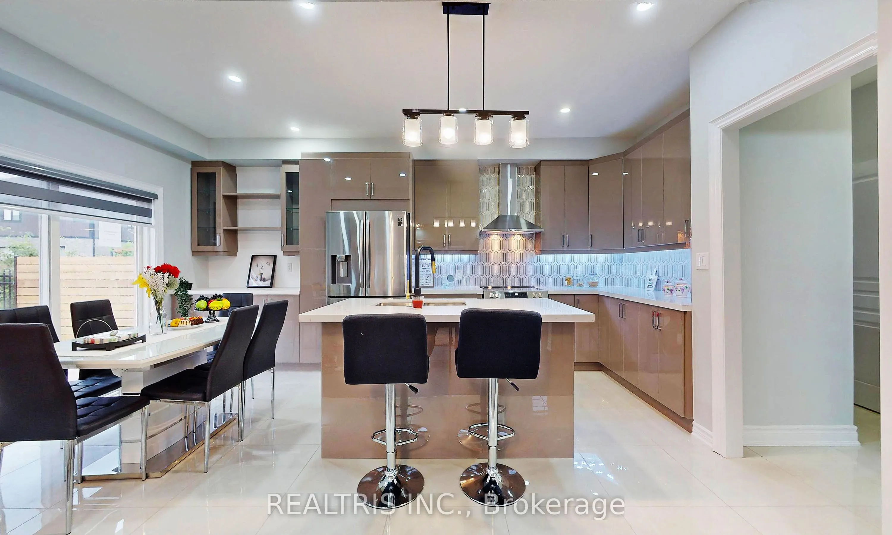 85 Eaglecrest Street, #Main