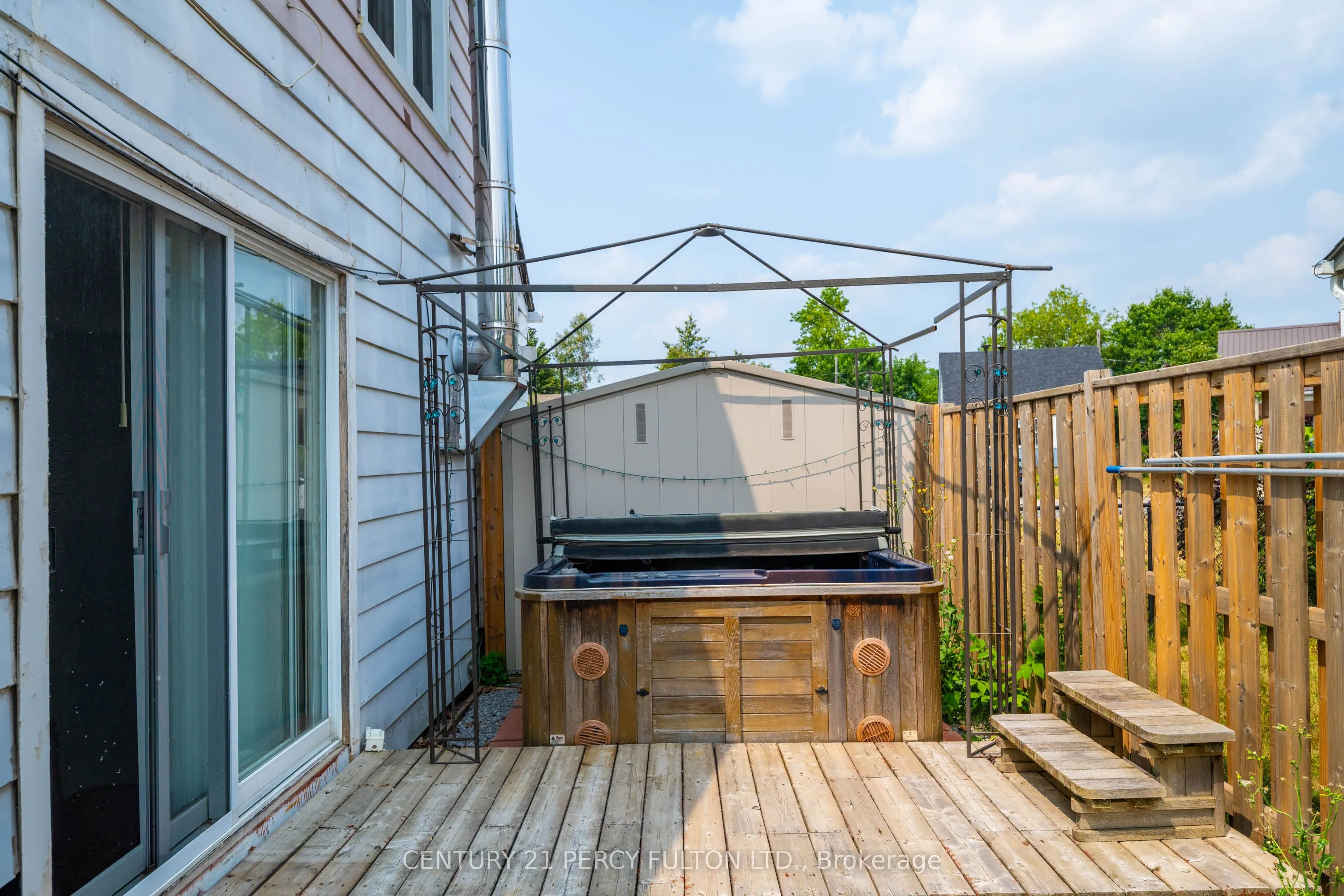 253 Princess Elizabeth Crescent
