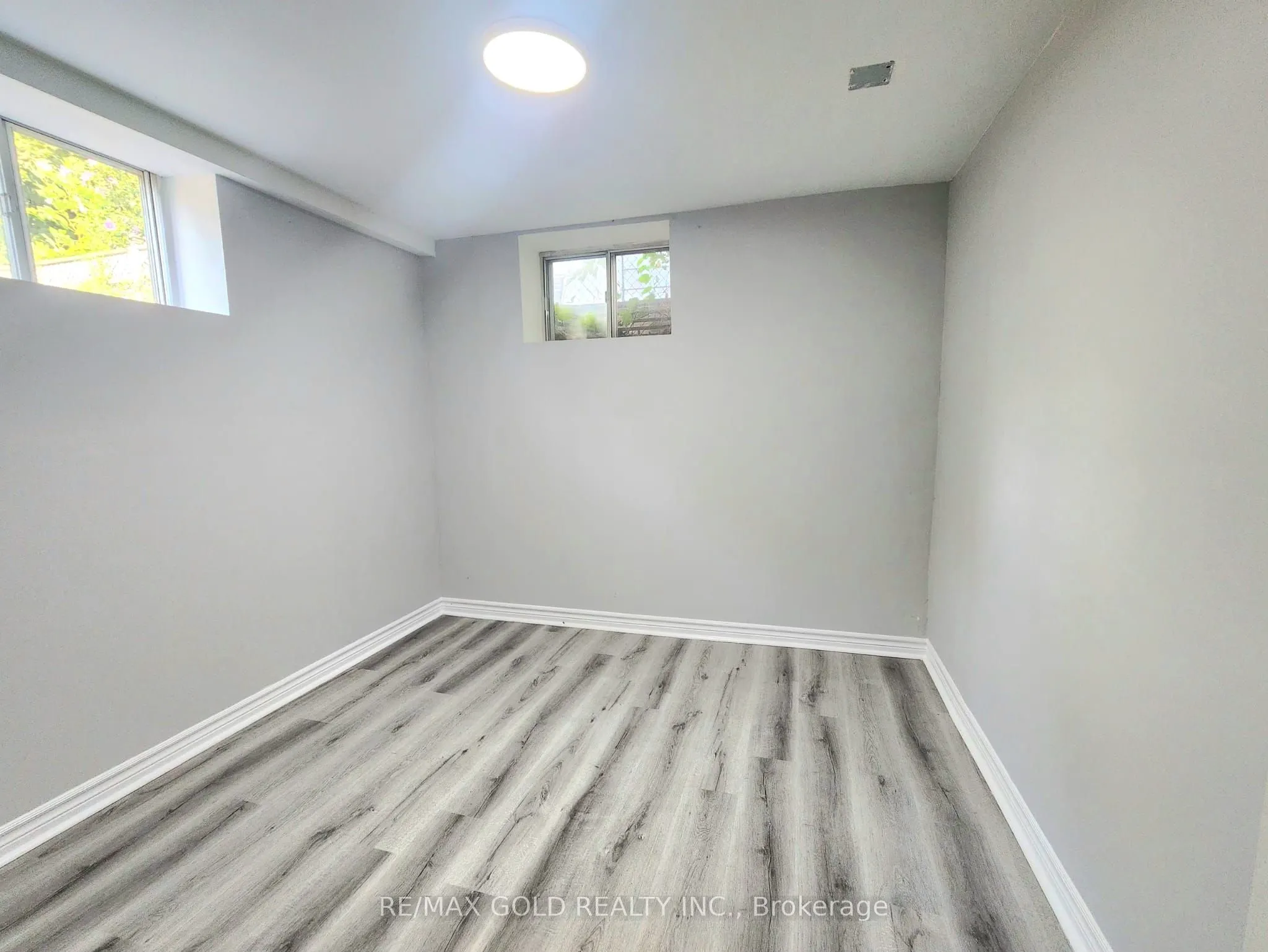 27 Heather Road