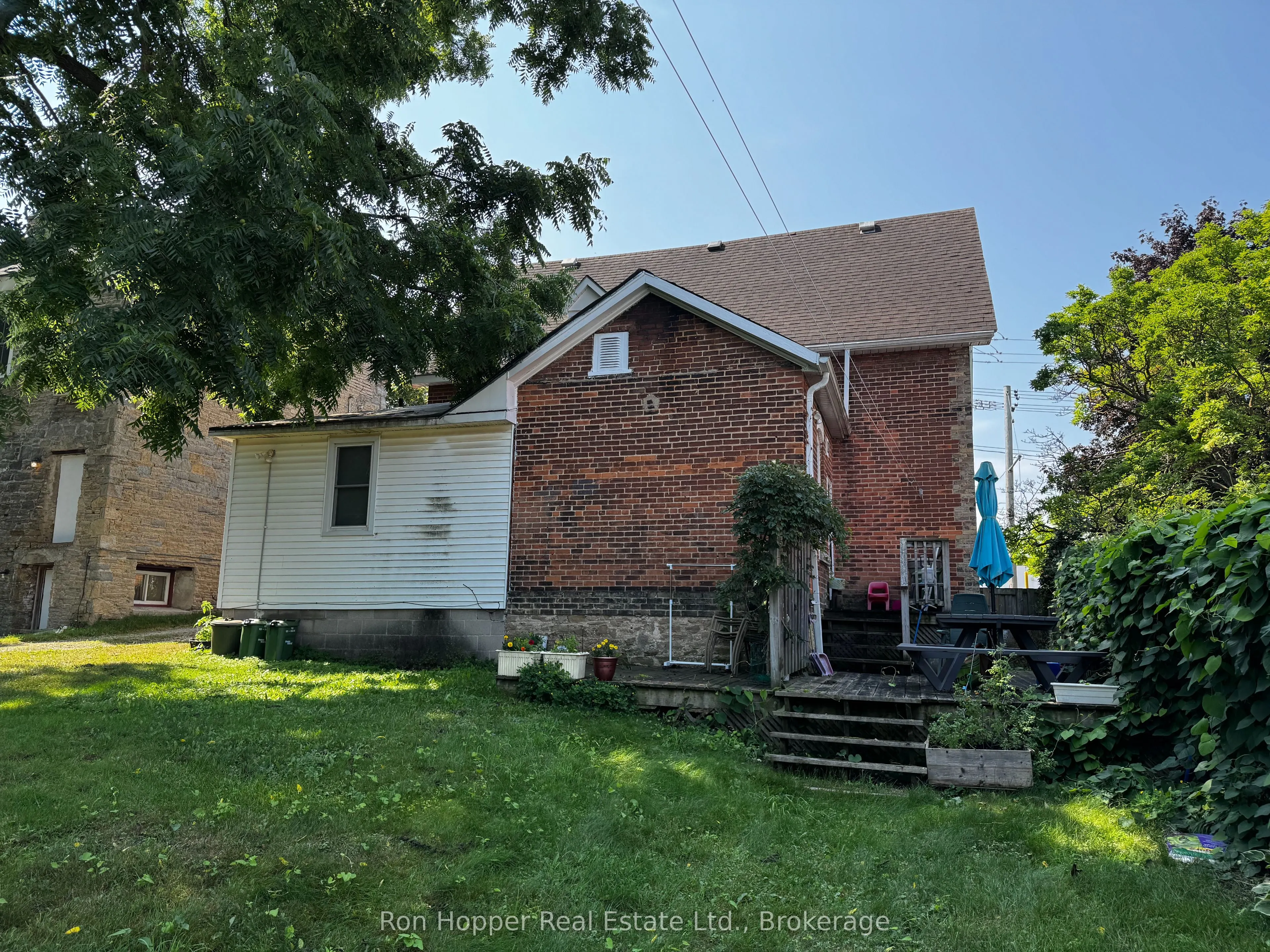 226 12th Street E