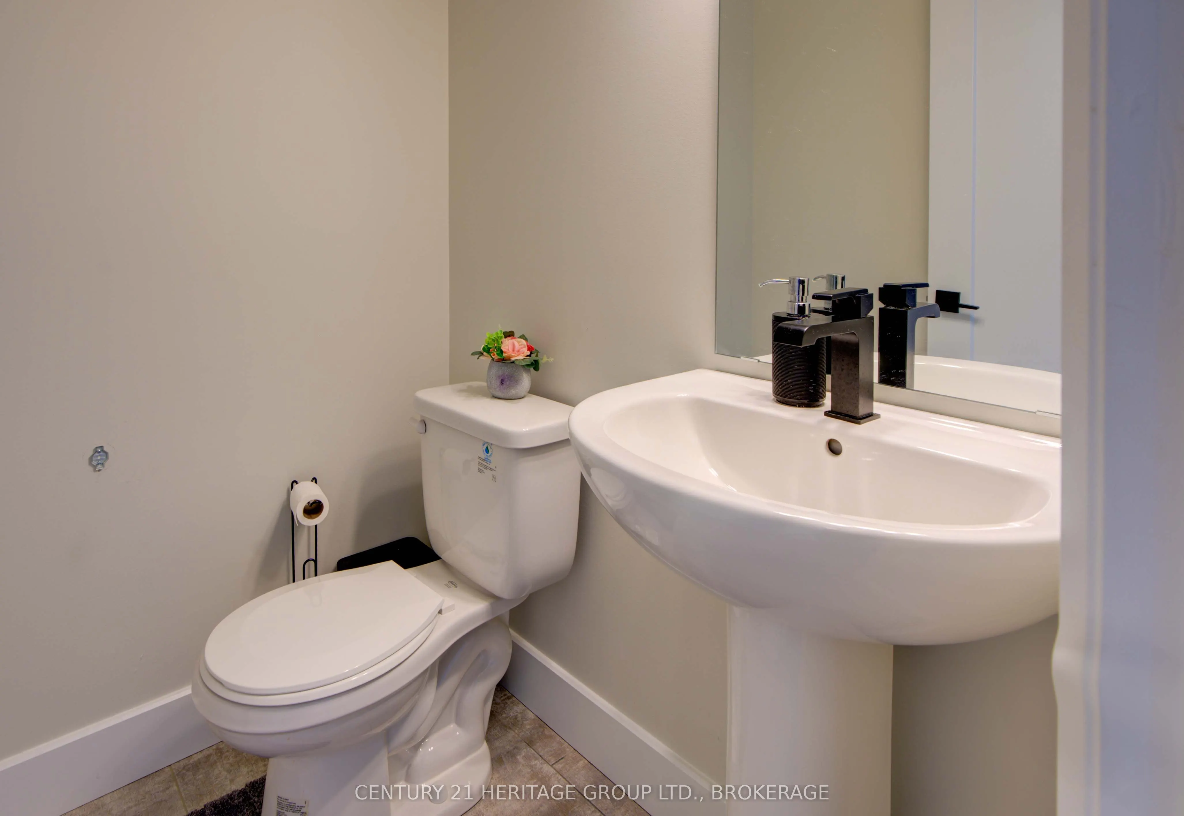 28 Dusenbury Drive