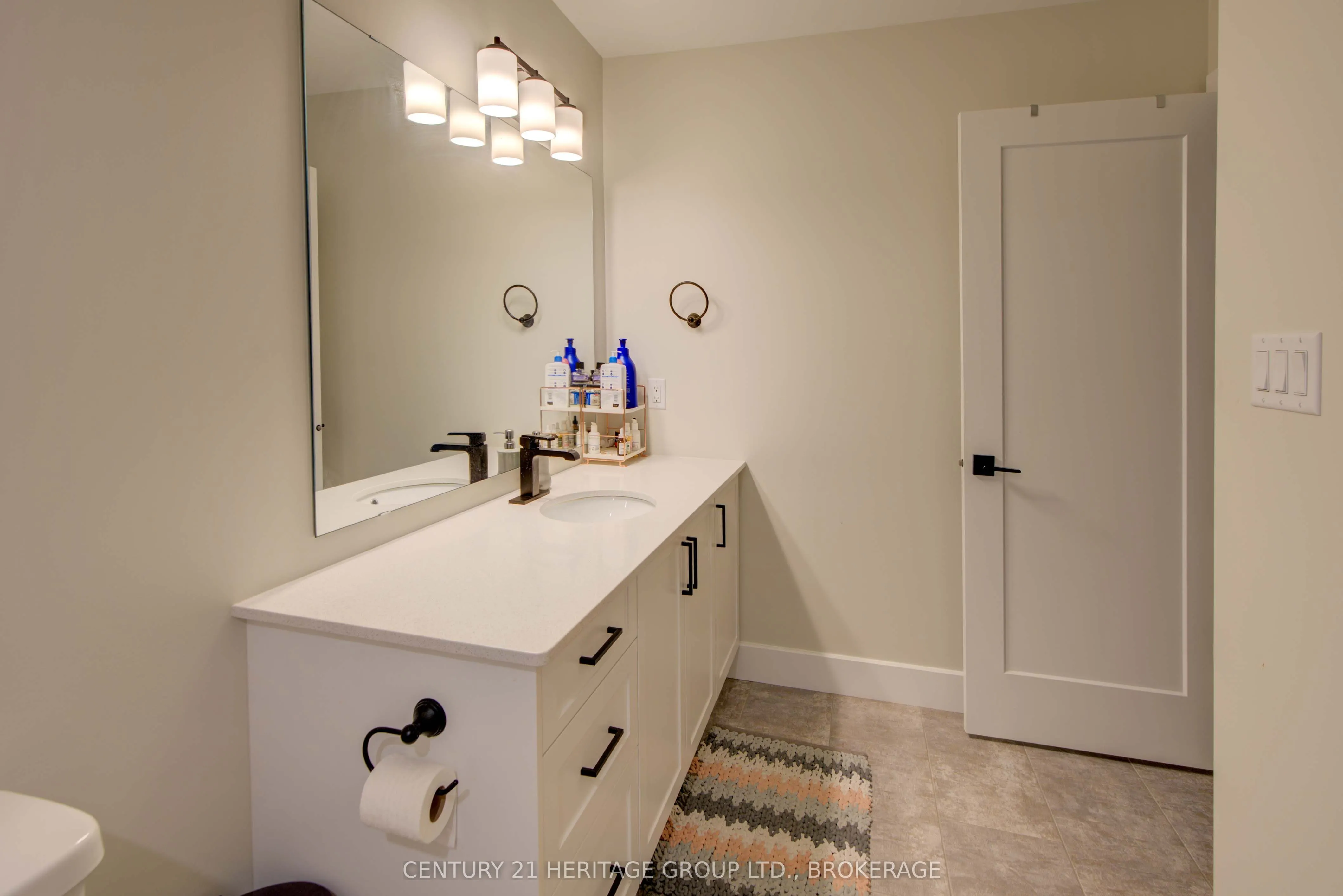 28 Dusenbury Drive