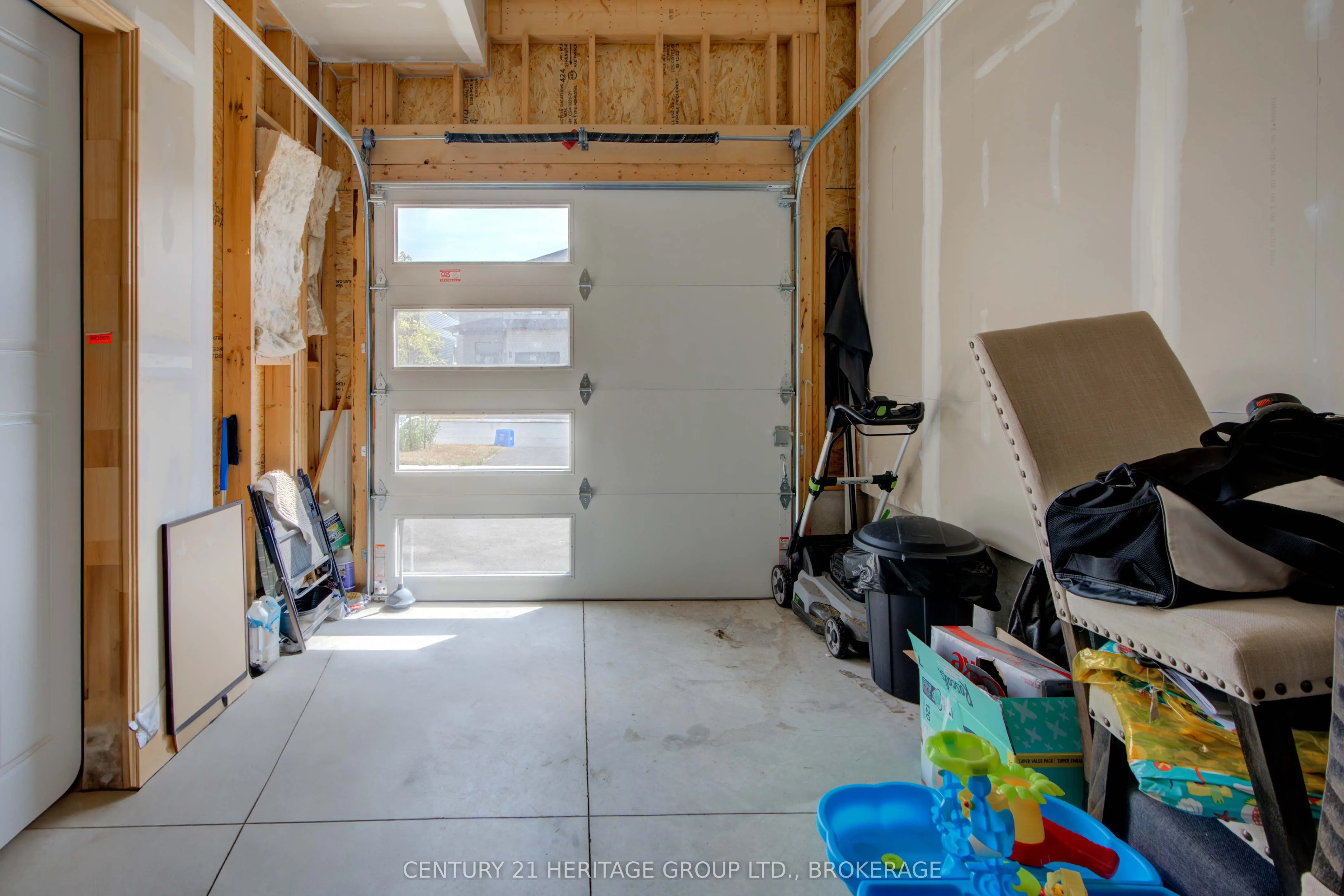 28 Dusenbury Drive