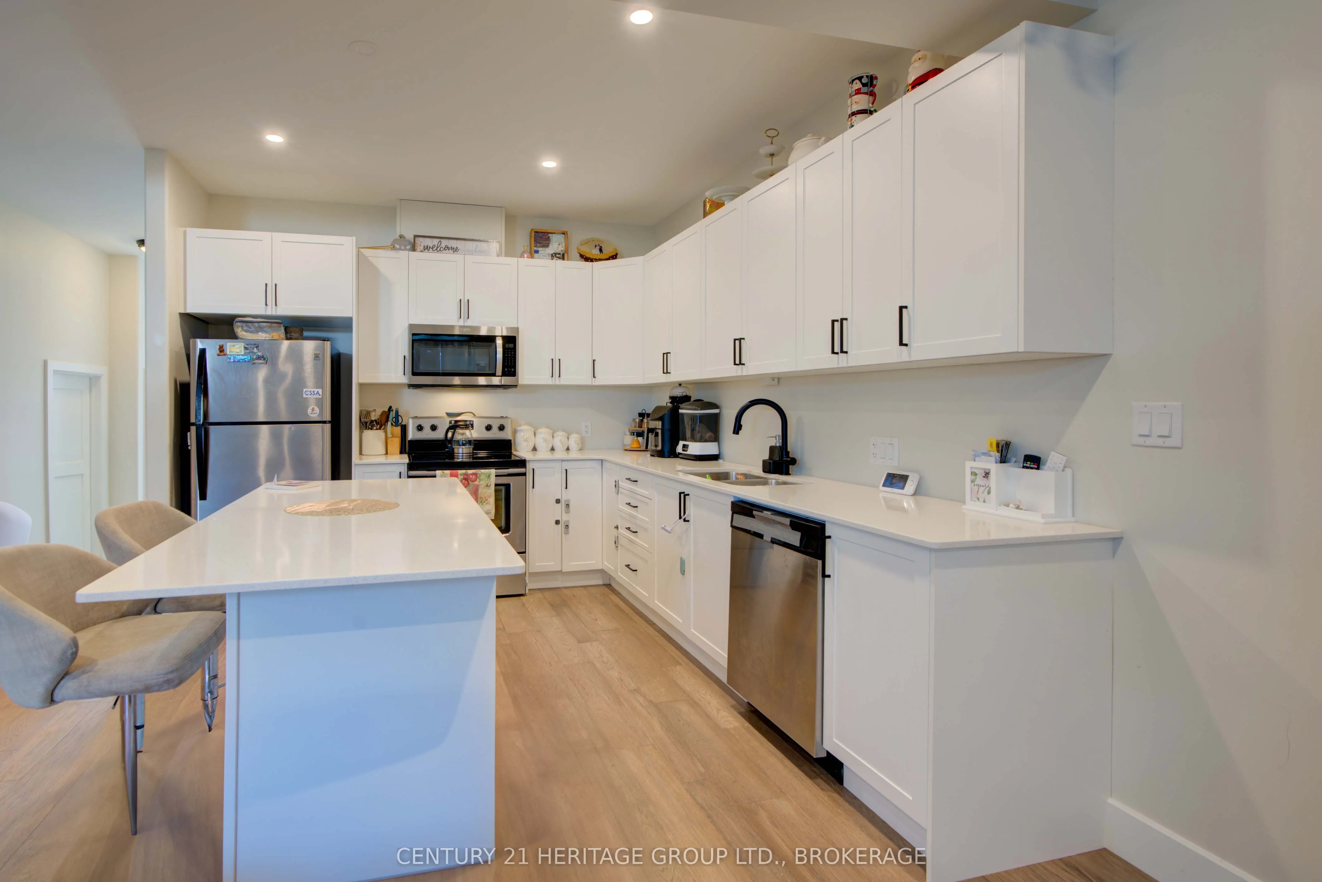 28 Dusenbury Drive