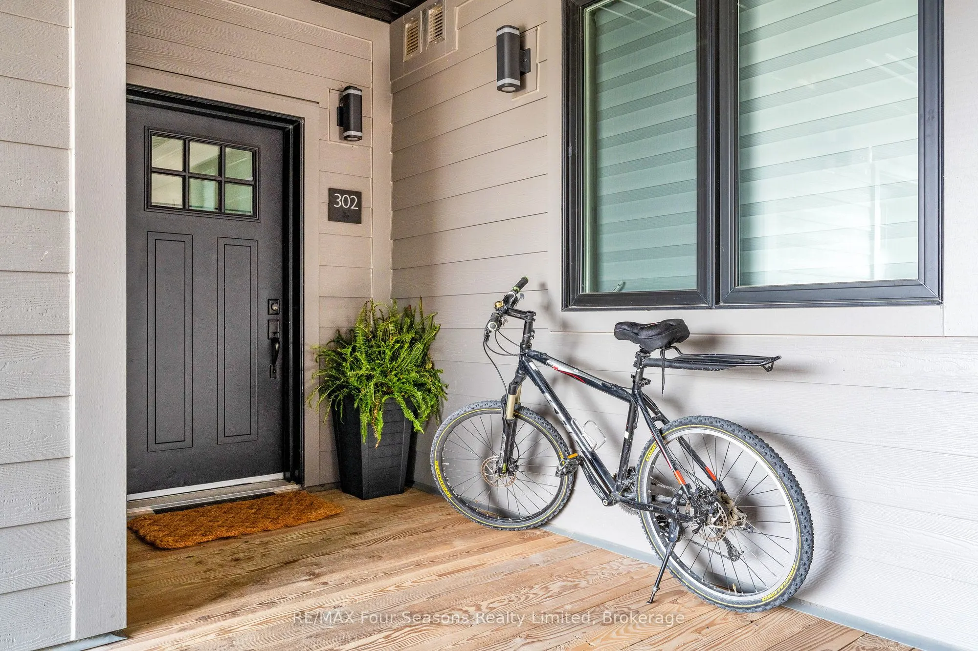 12 BEAUSOLEIL Lane, #302