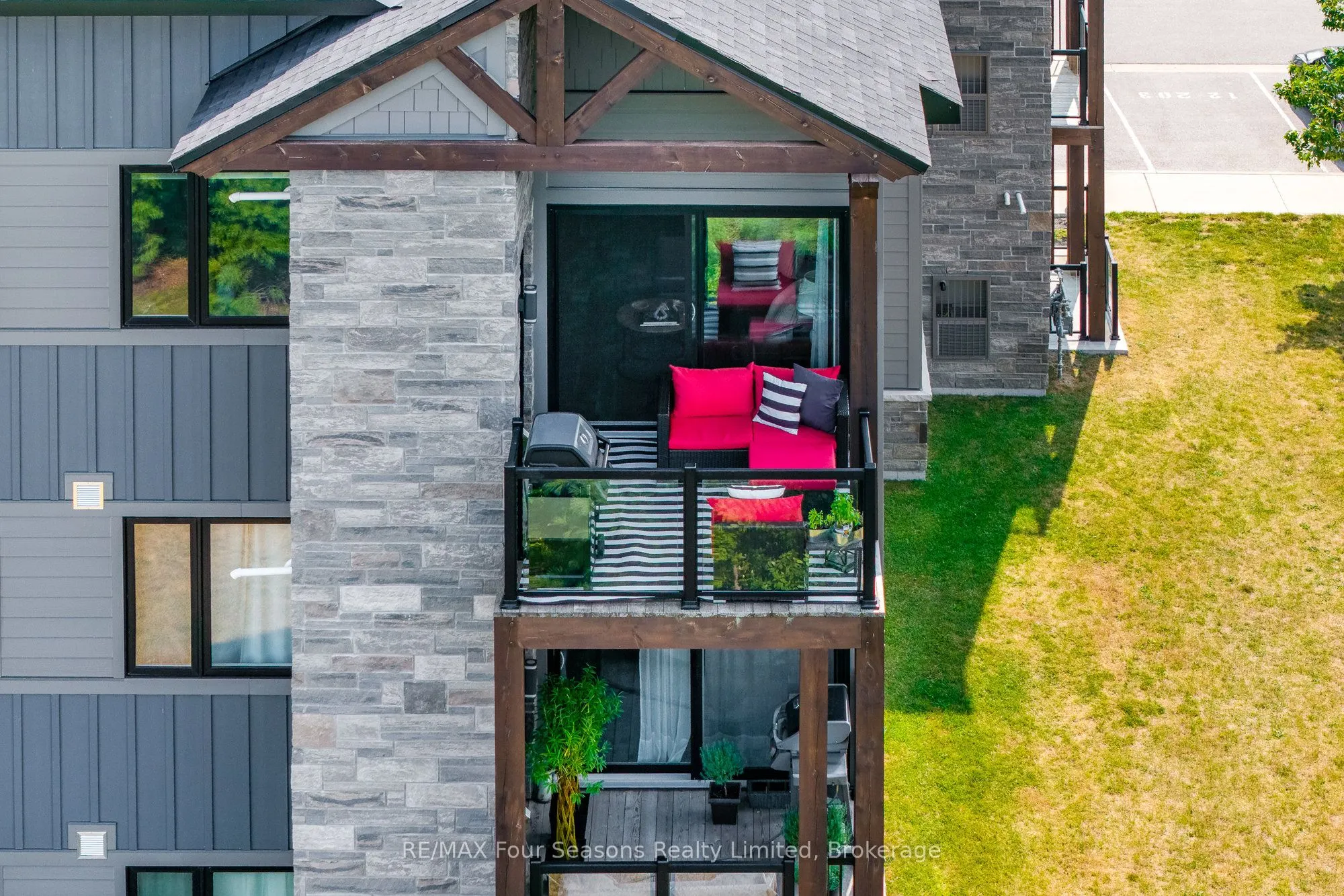 12 BEAUSOLEIL Lane, #302