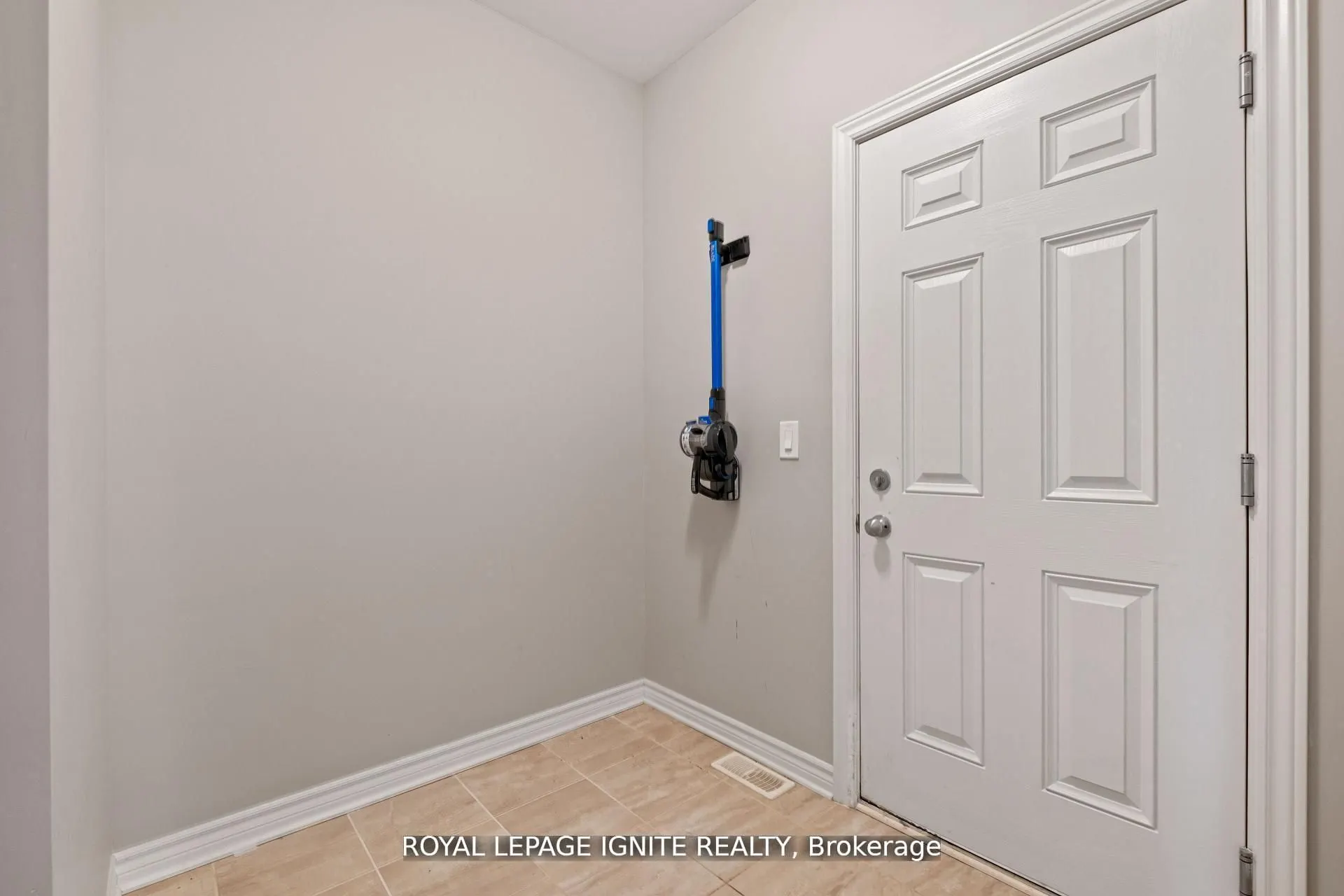 866 Riverview Way