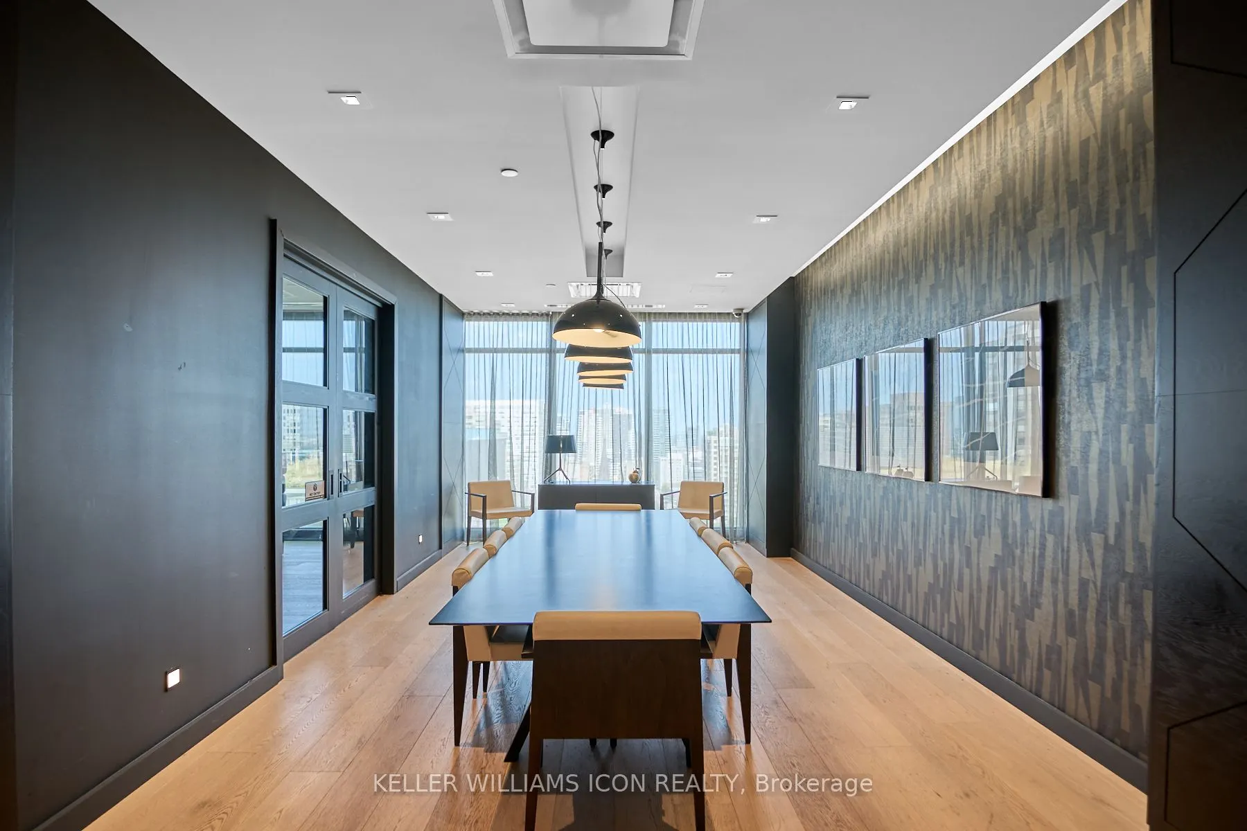 255 Bay Street, #1707