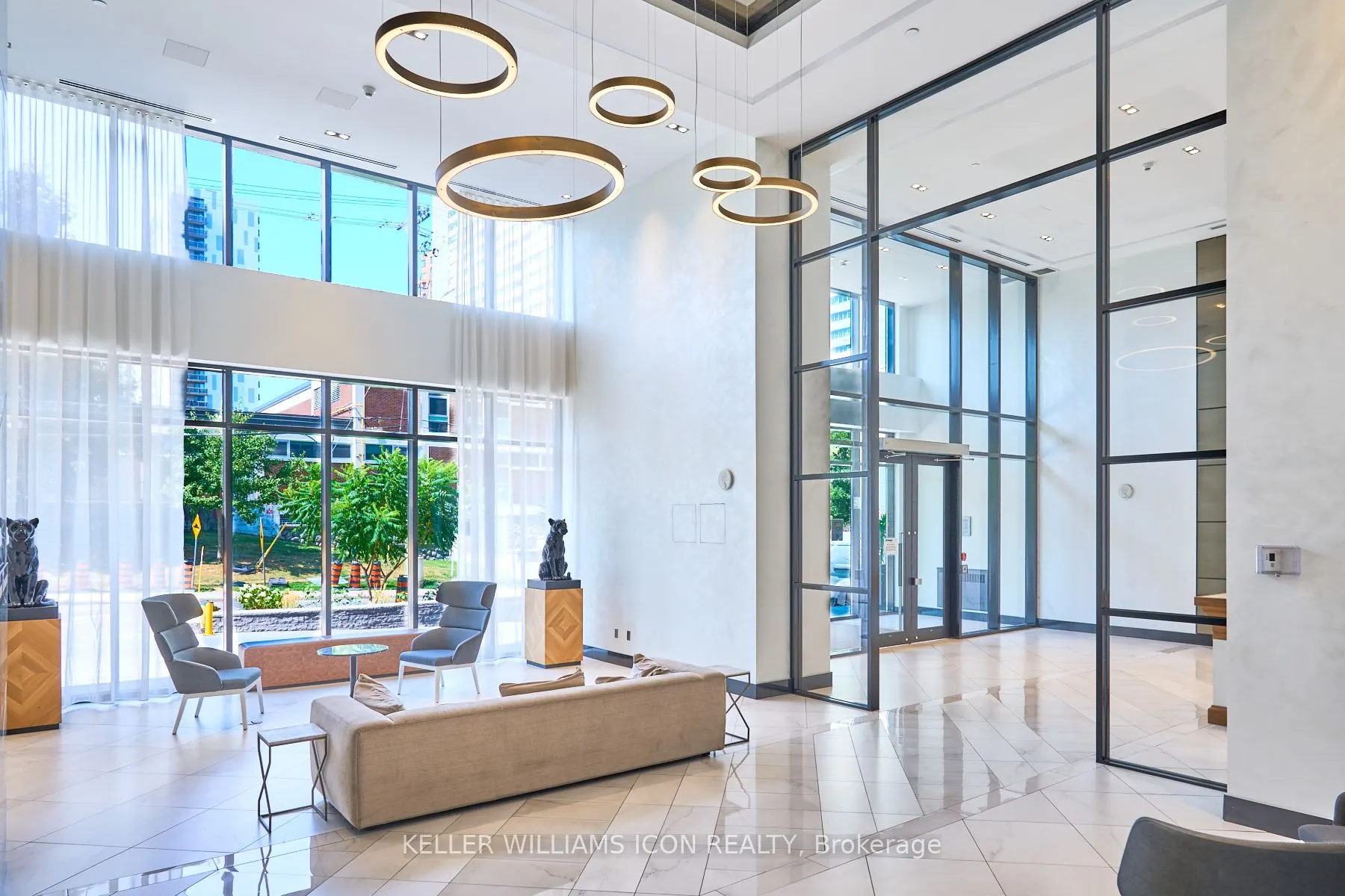 255 Bay Street, #1707