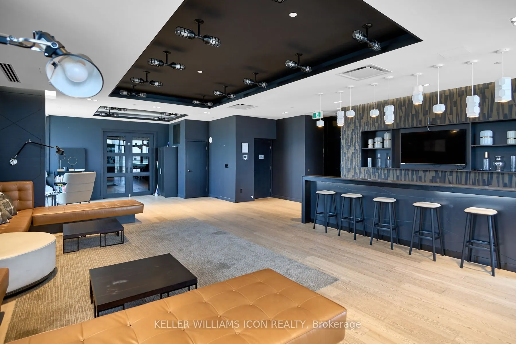 255 Bay Street, #1707