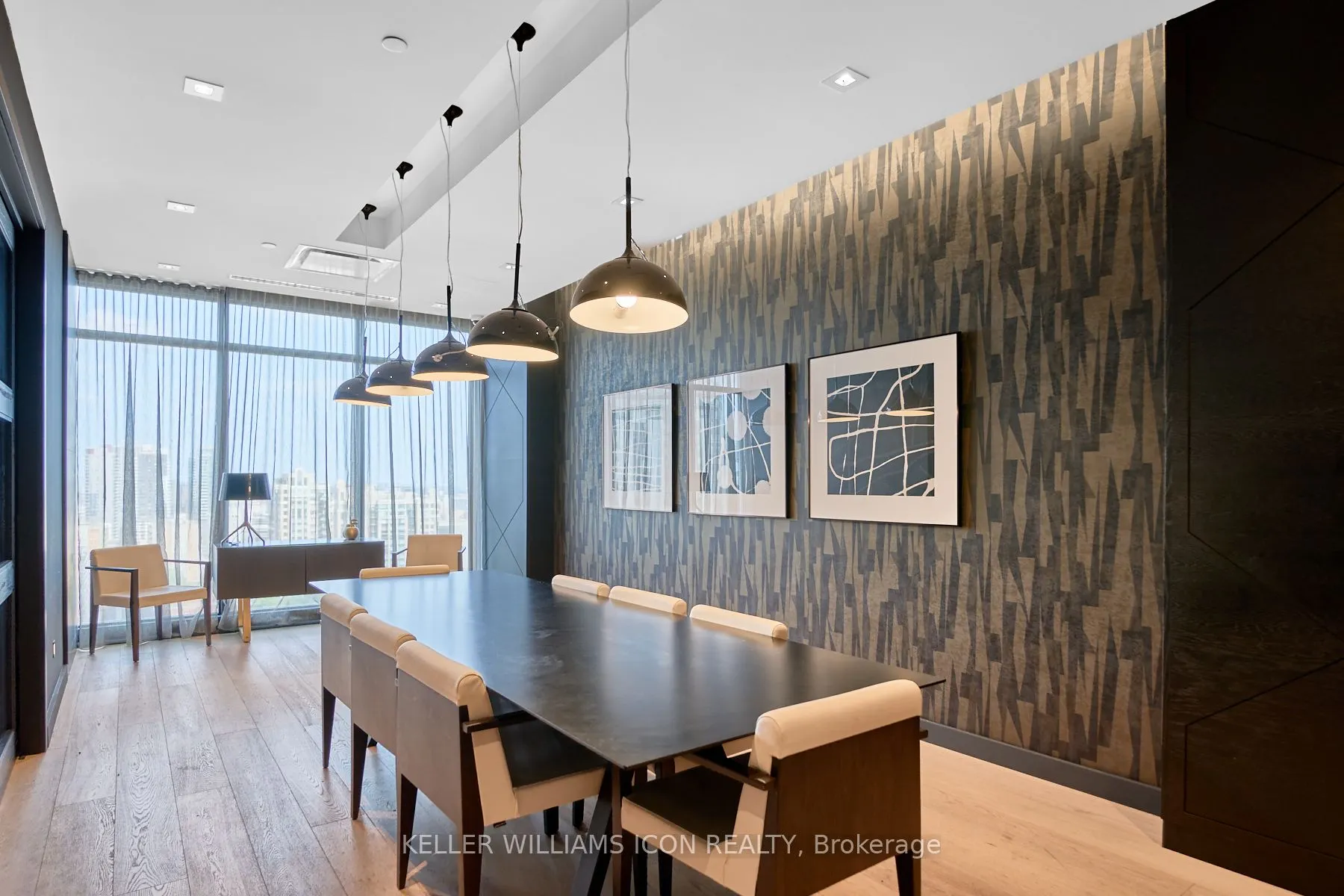 255 Bay Street, #1707