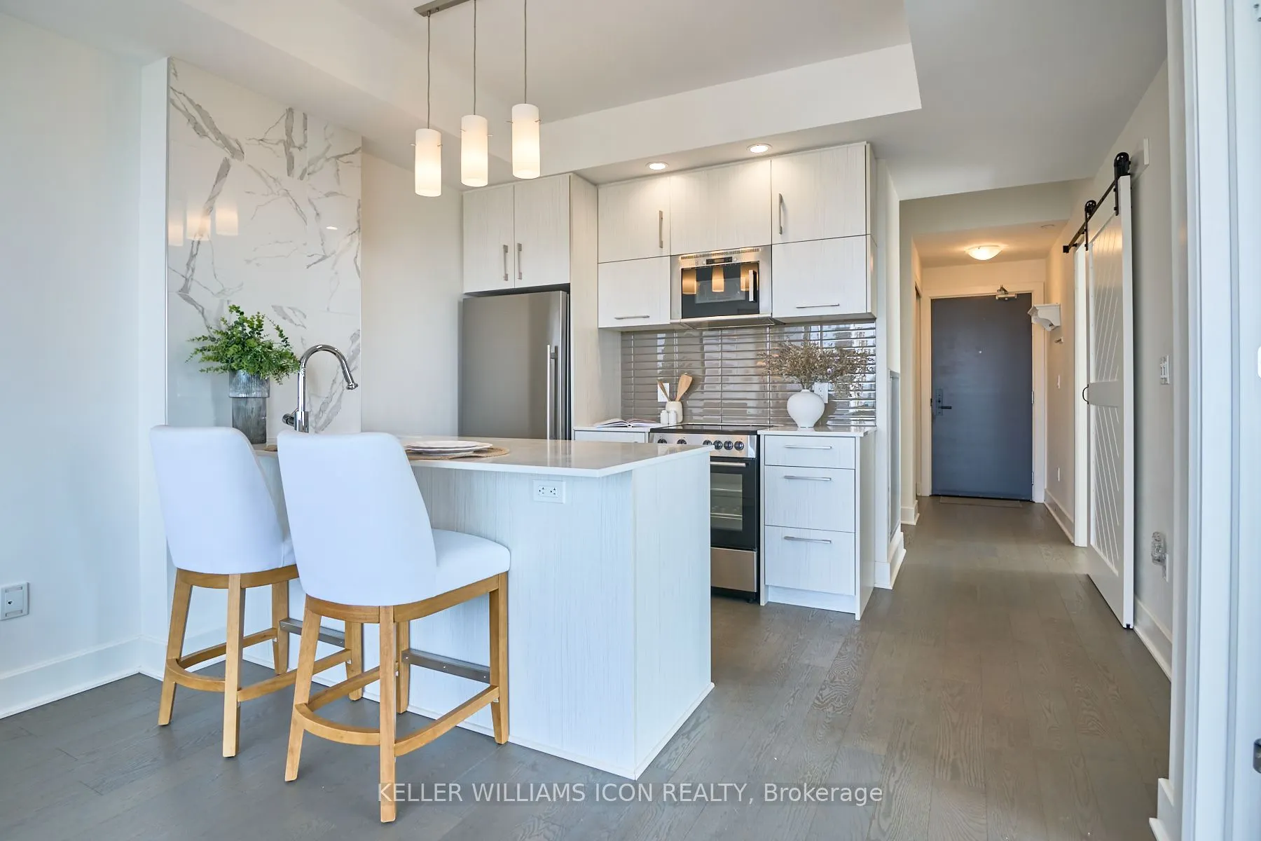 255 Bay Street, #1707