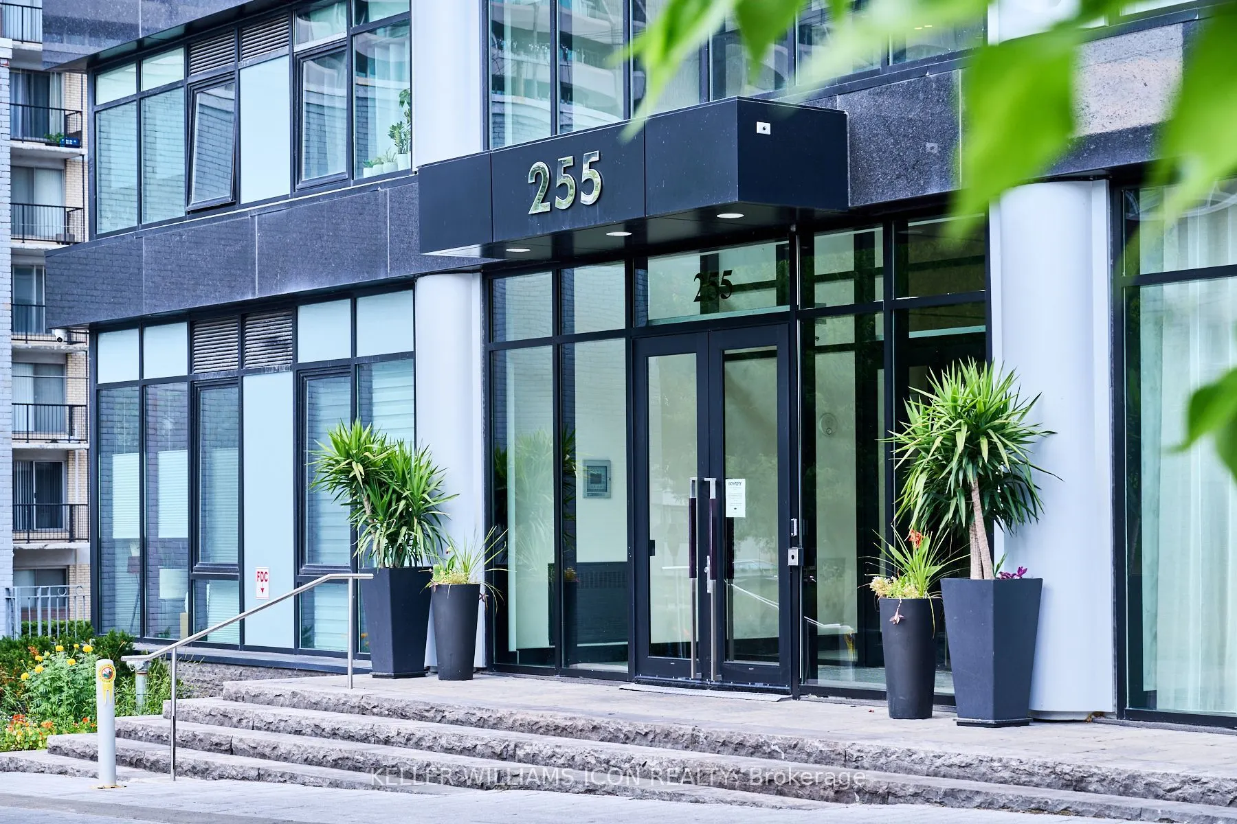 255 Bay Street, #1707