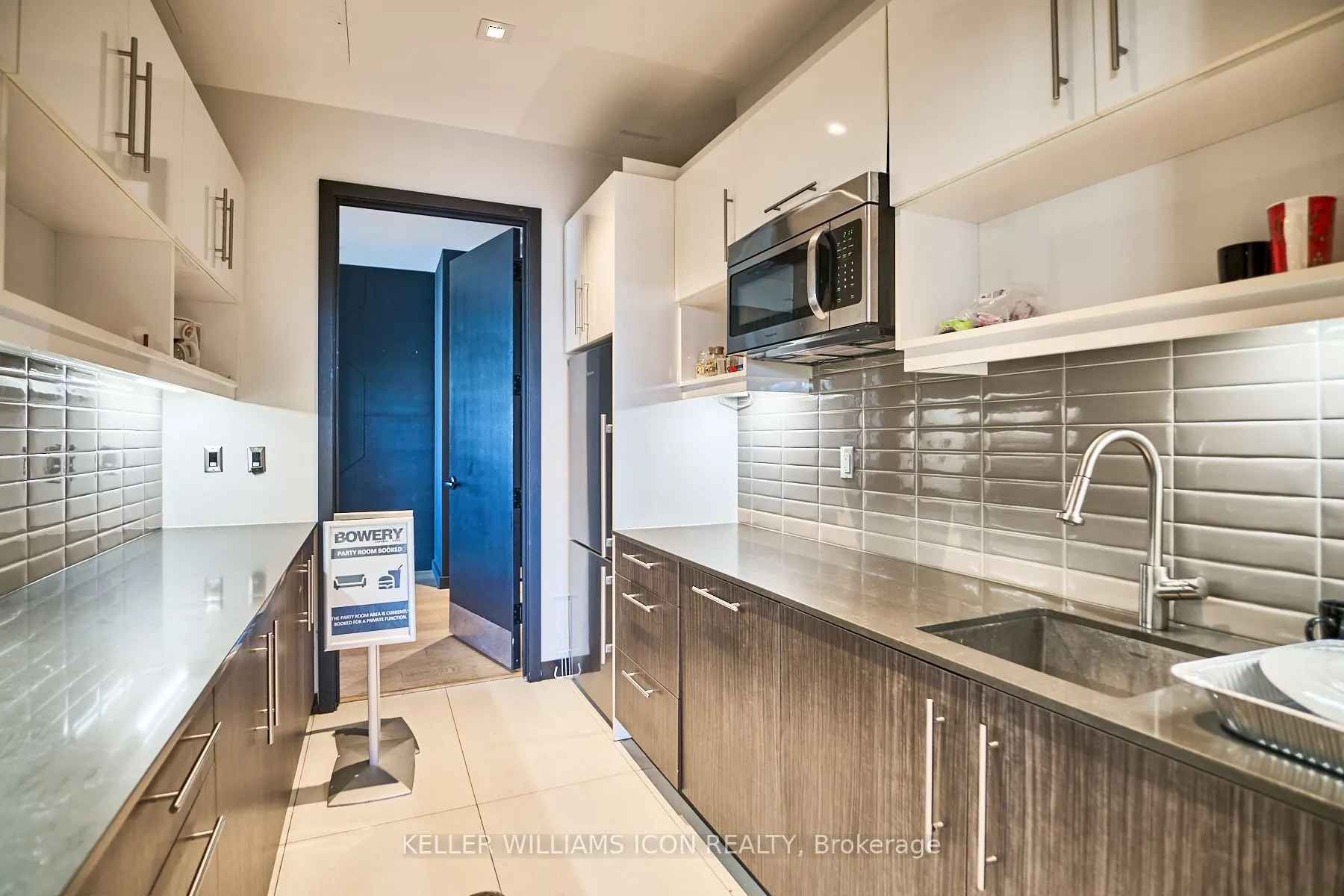 255 Bay Street, #1707