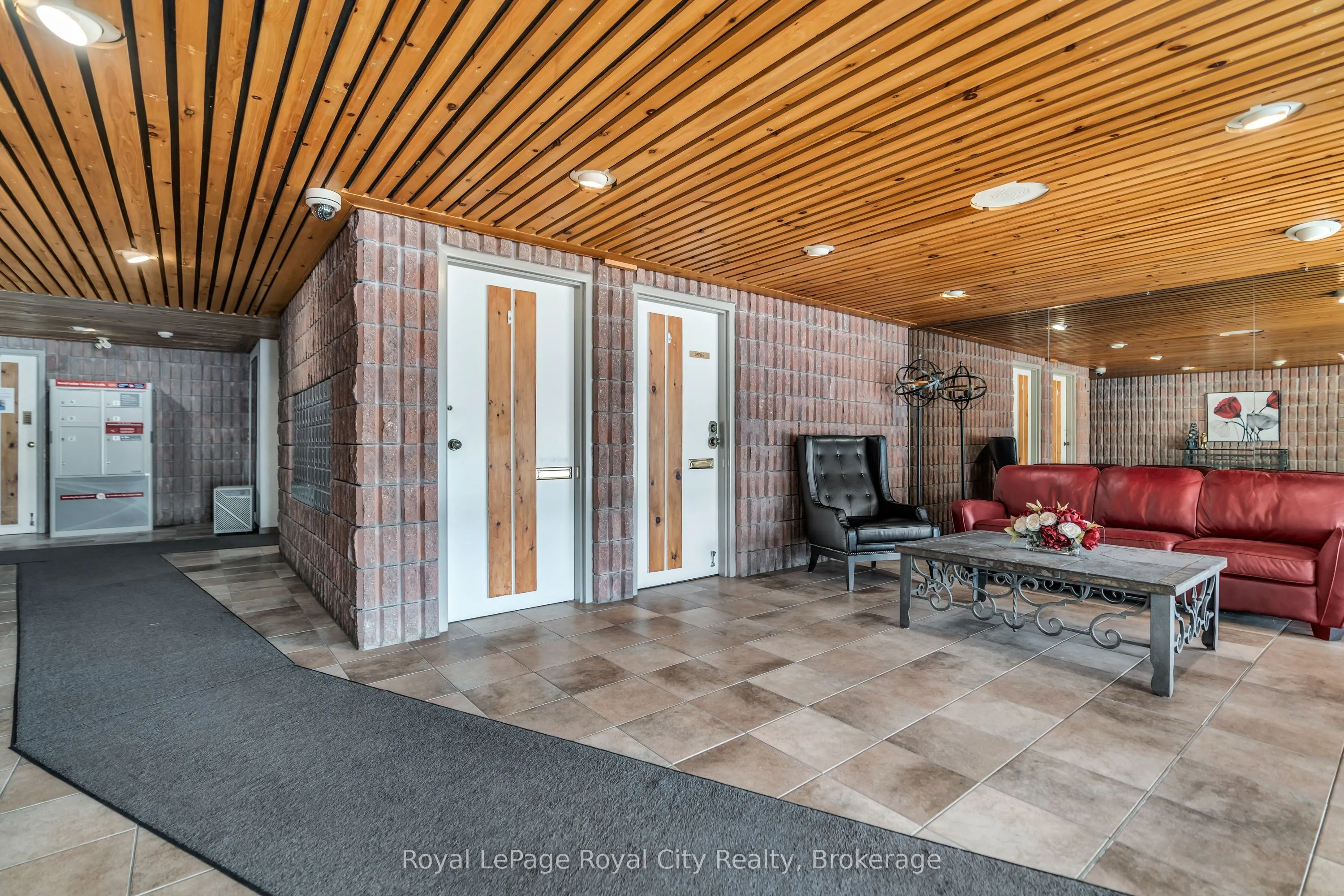 22 Marilyn Drive, #803
