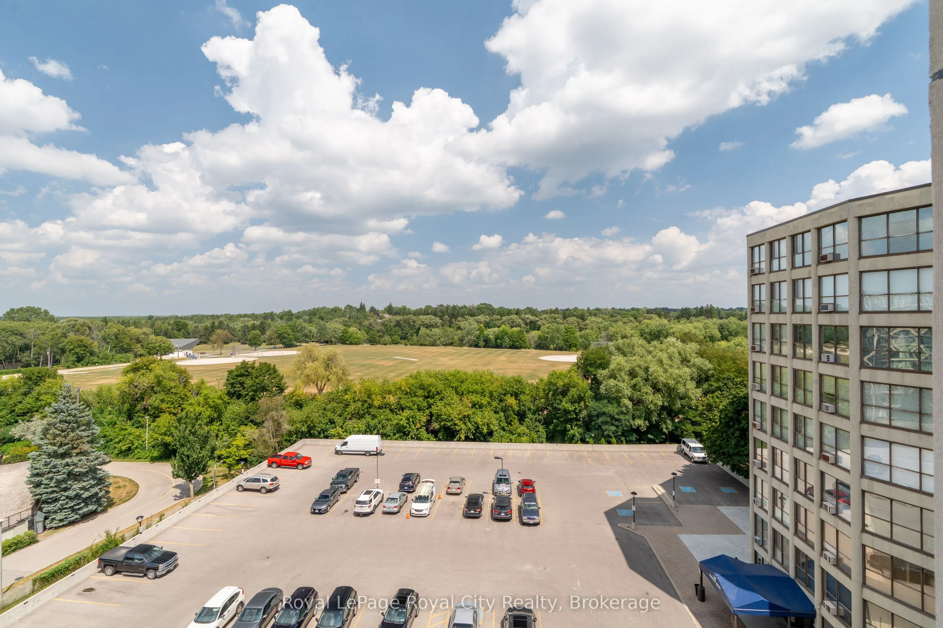 22 Marilyn Drive, #803