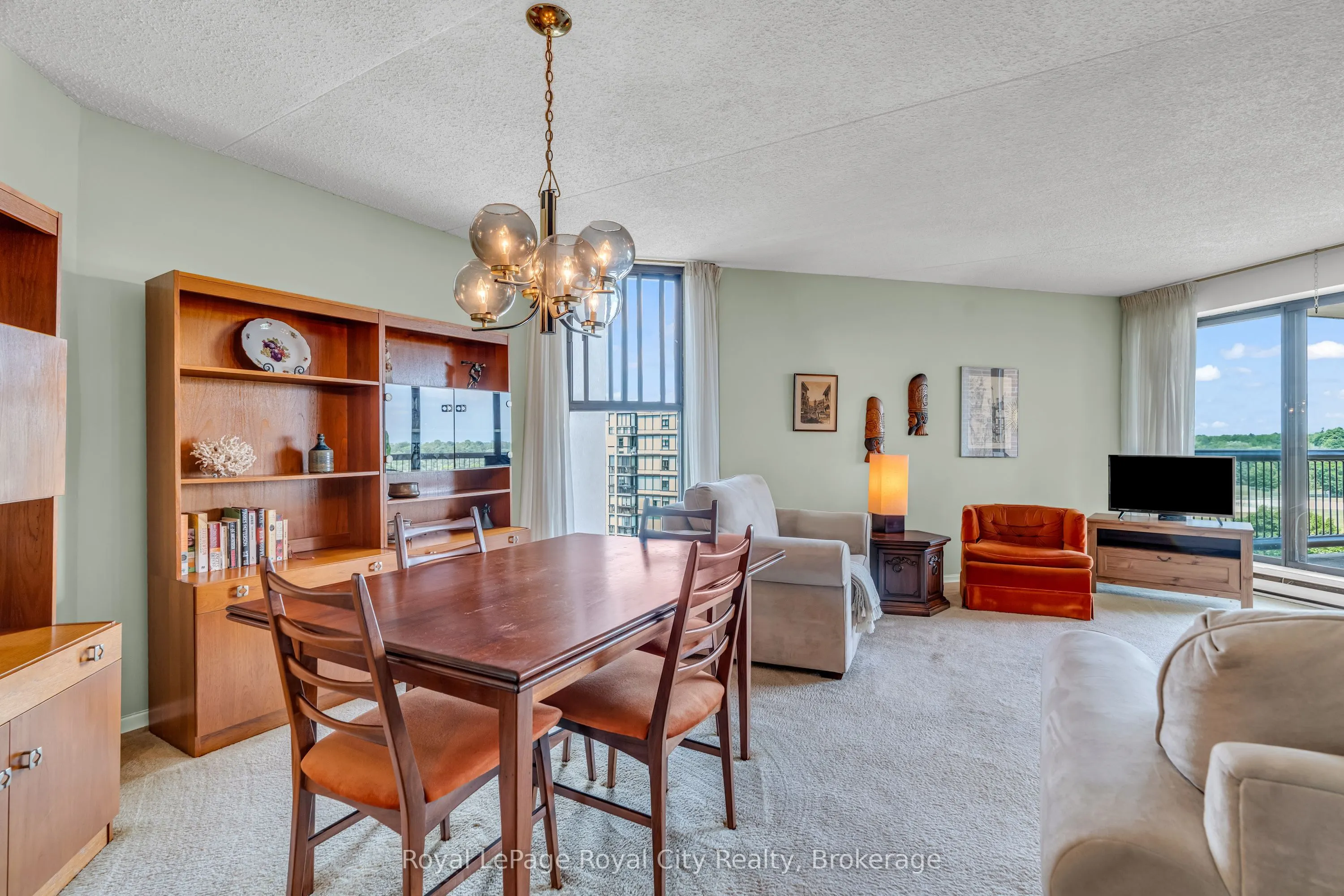 22 Marilyn Drive, #803