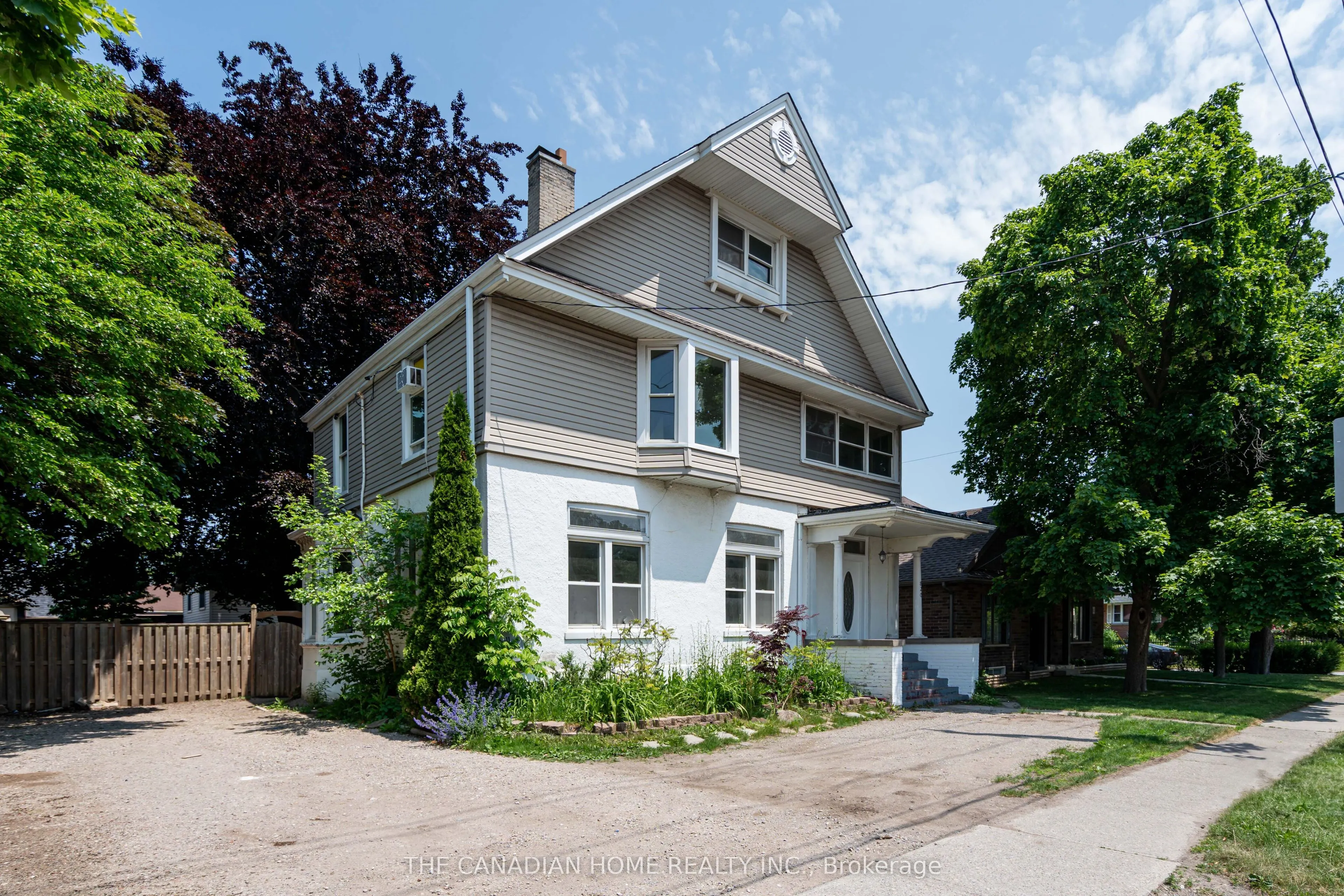 820 Colborne Street