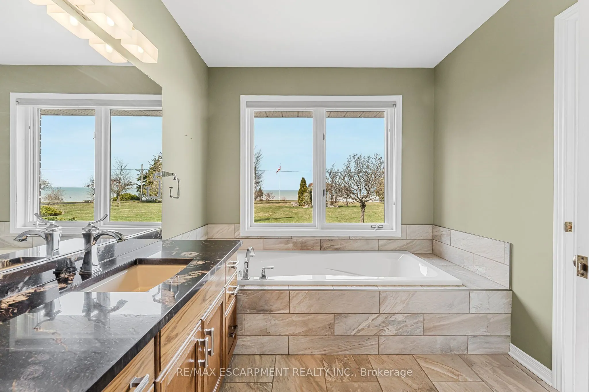 3503 Lakeshore Road