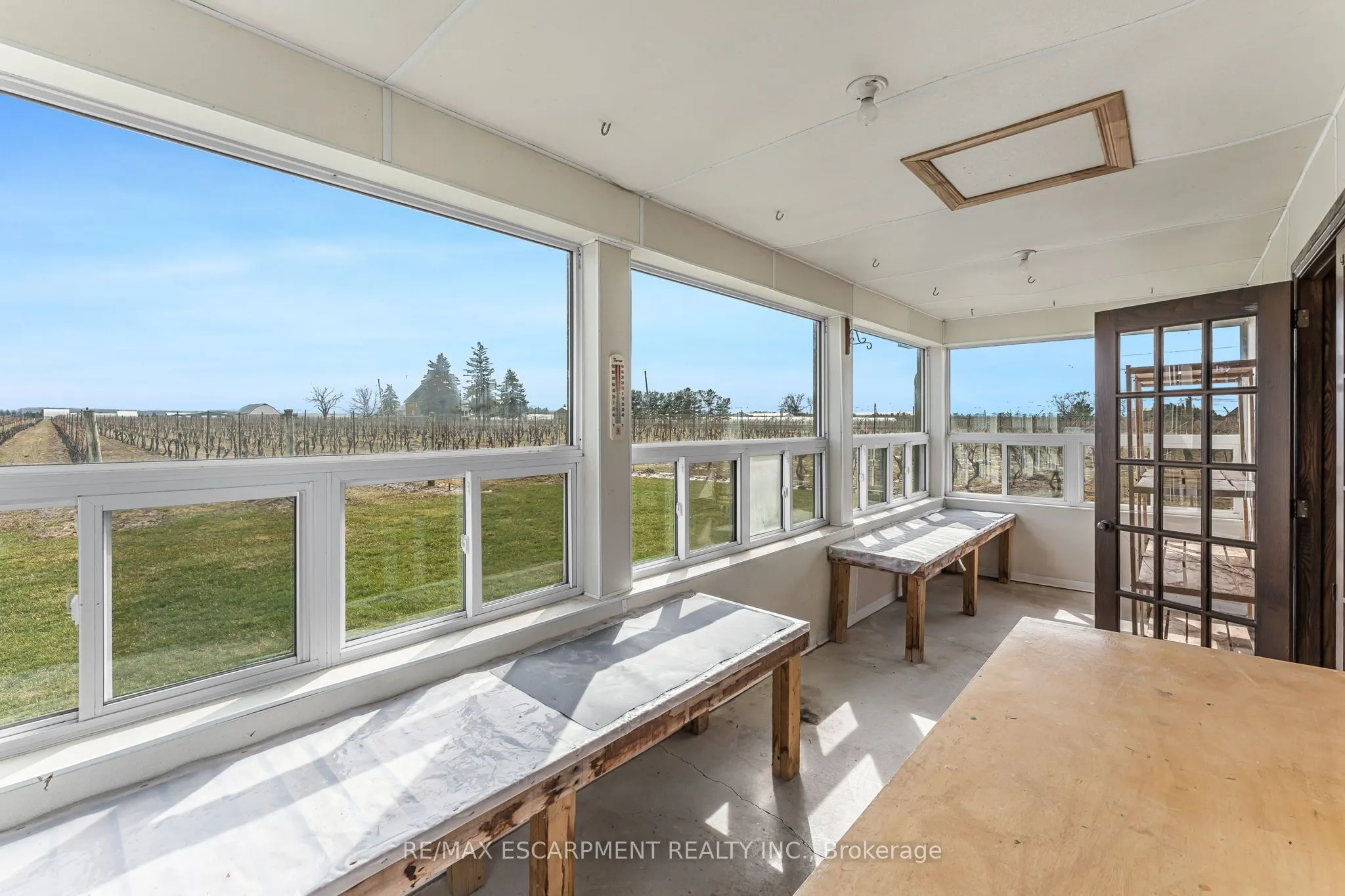 3503 Lakeshore Road