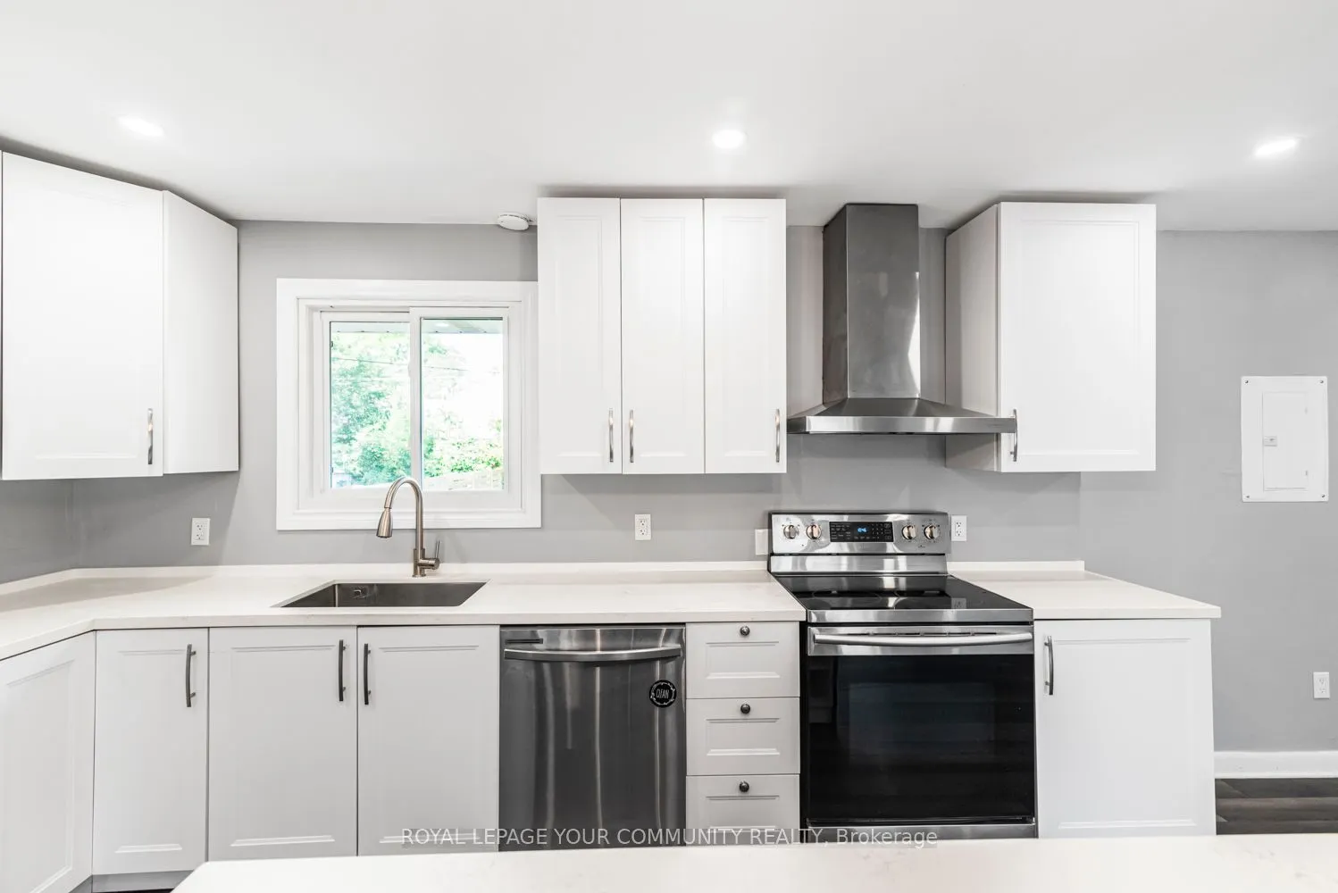 53 Diffin Drive, #Main Floor