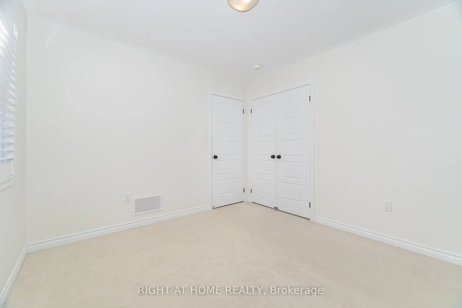 28 Pickett Place