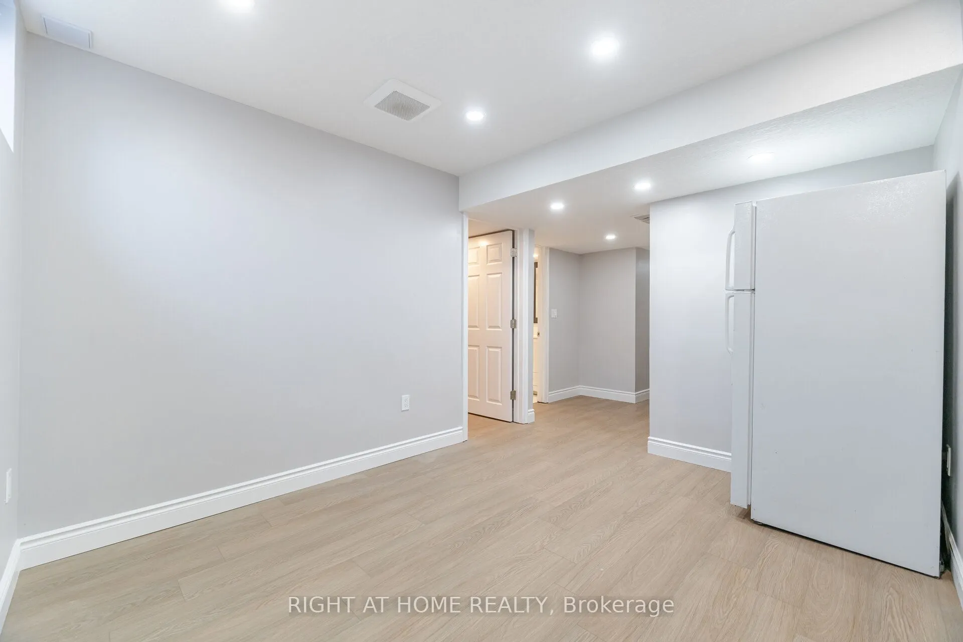 28 Pickett Place
