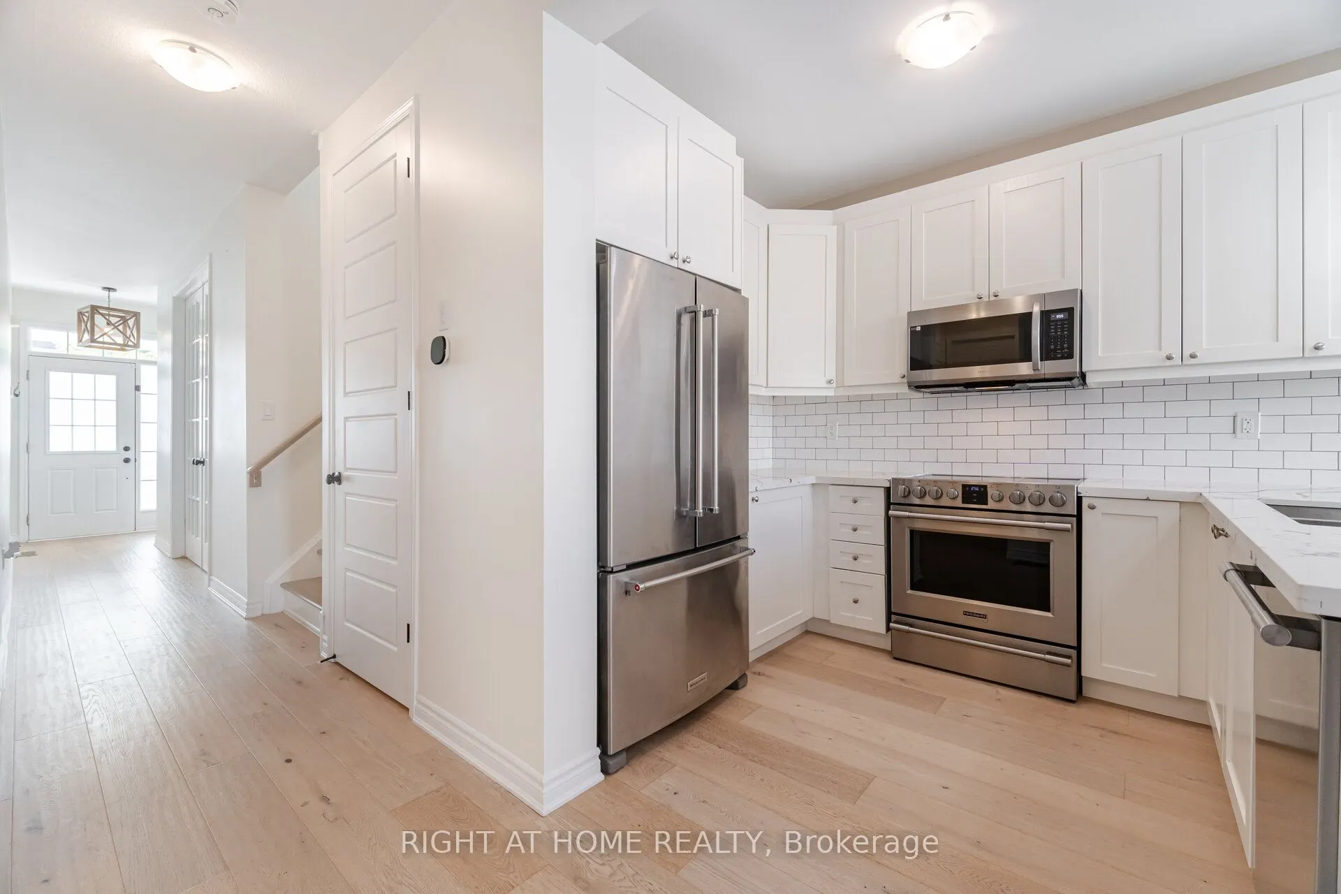 28 Pickett Place