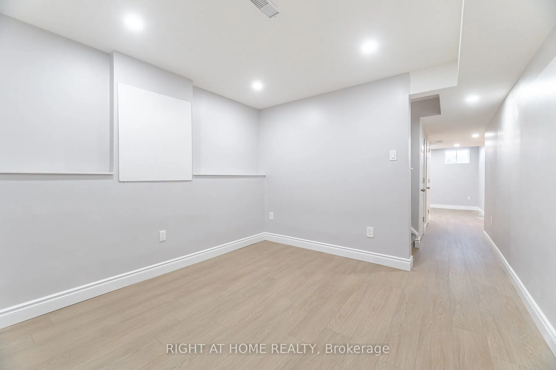 28 Pickett Place