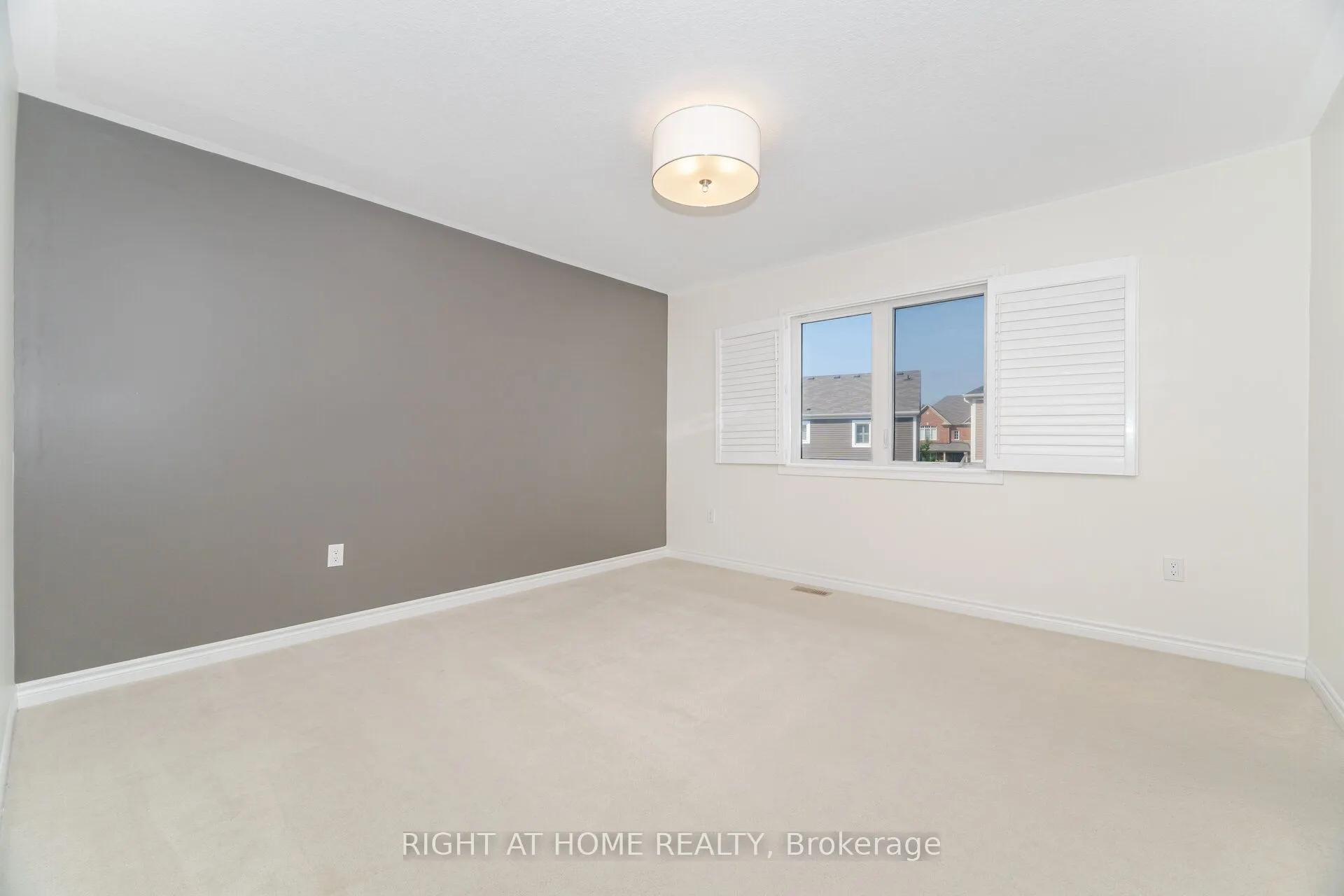 28 Pickett Place