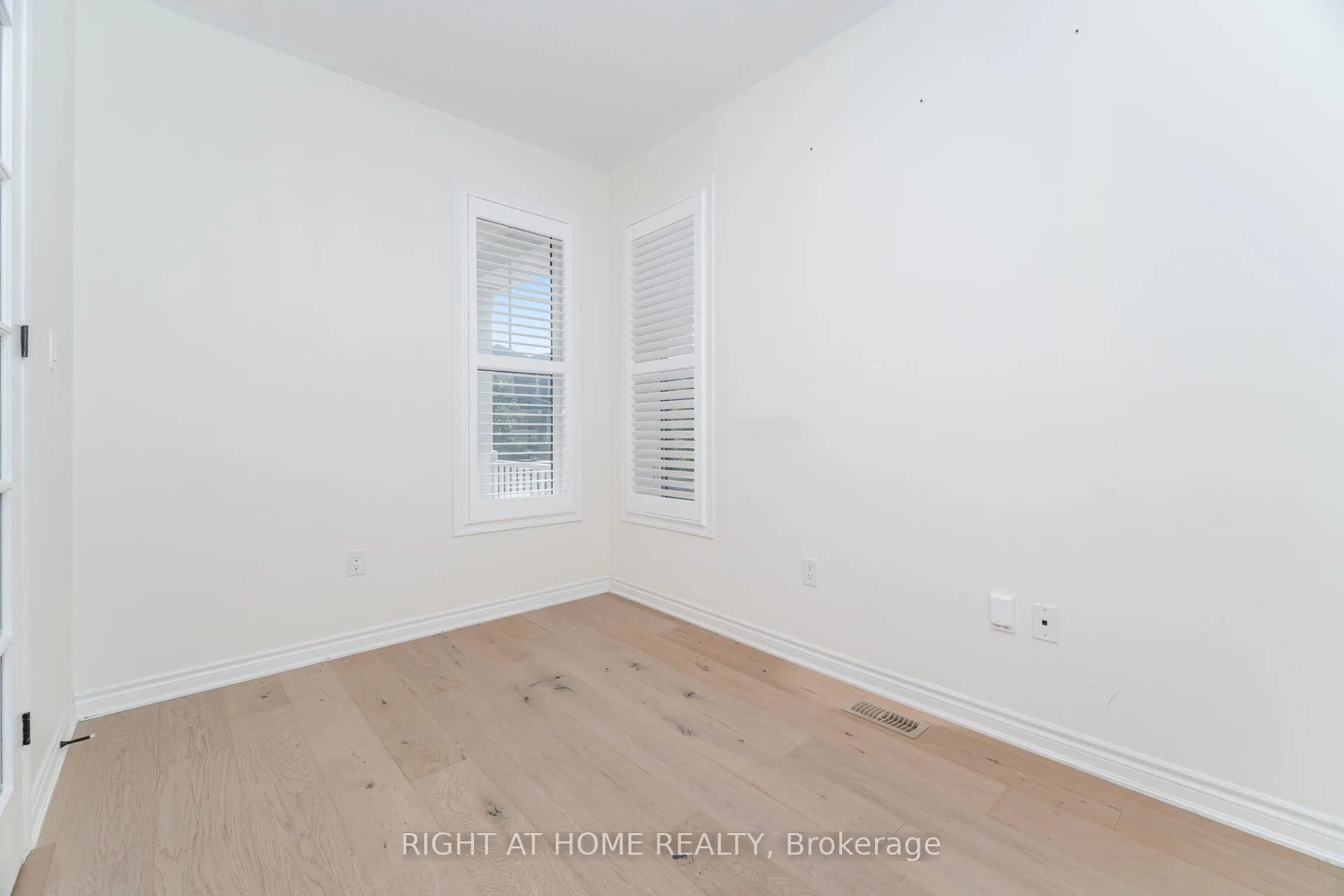 28 Pickett Place