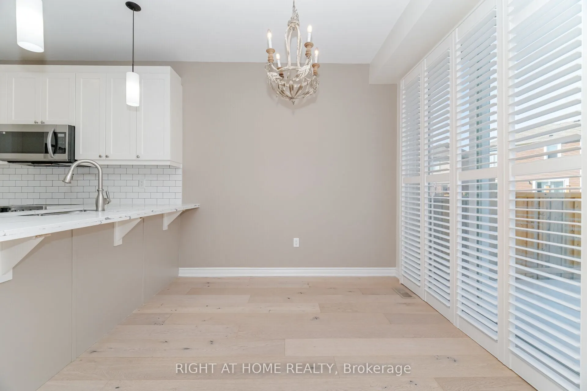 28 Pickett Place