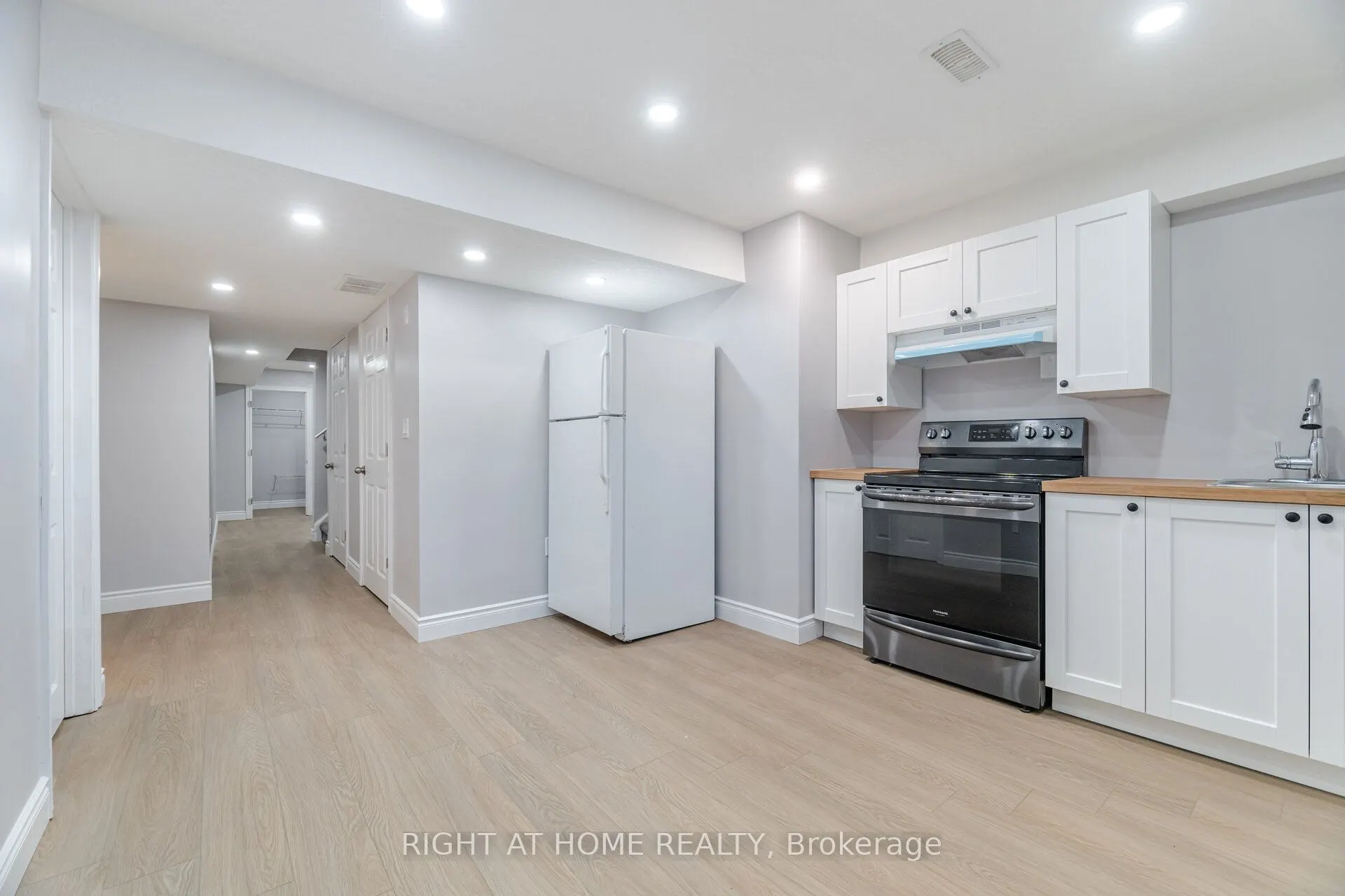 28 Pickett Place