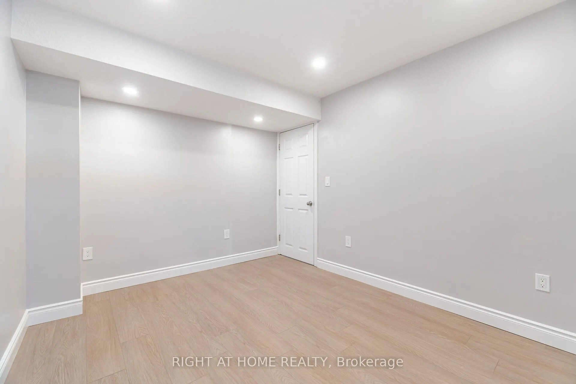 28 Pickett Place
