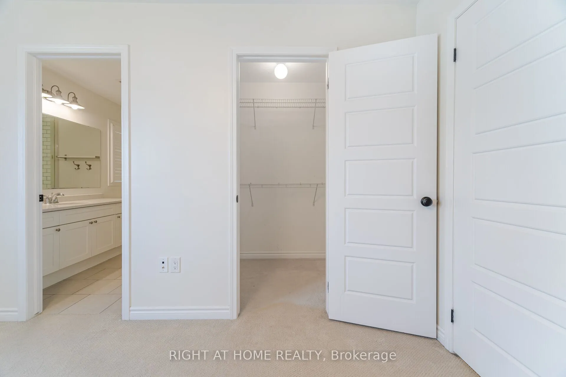 28 Pickett Place