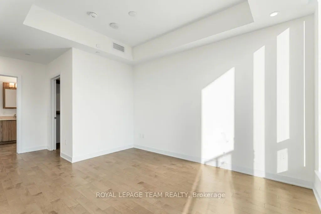 340 Queen Street, #2705